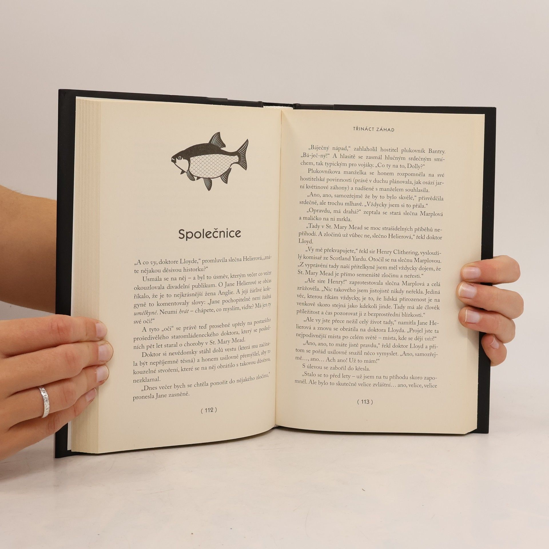 Agatha Christie Třináct záhad