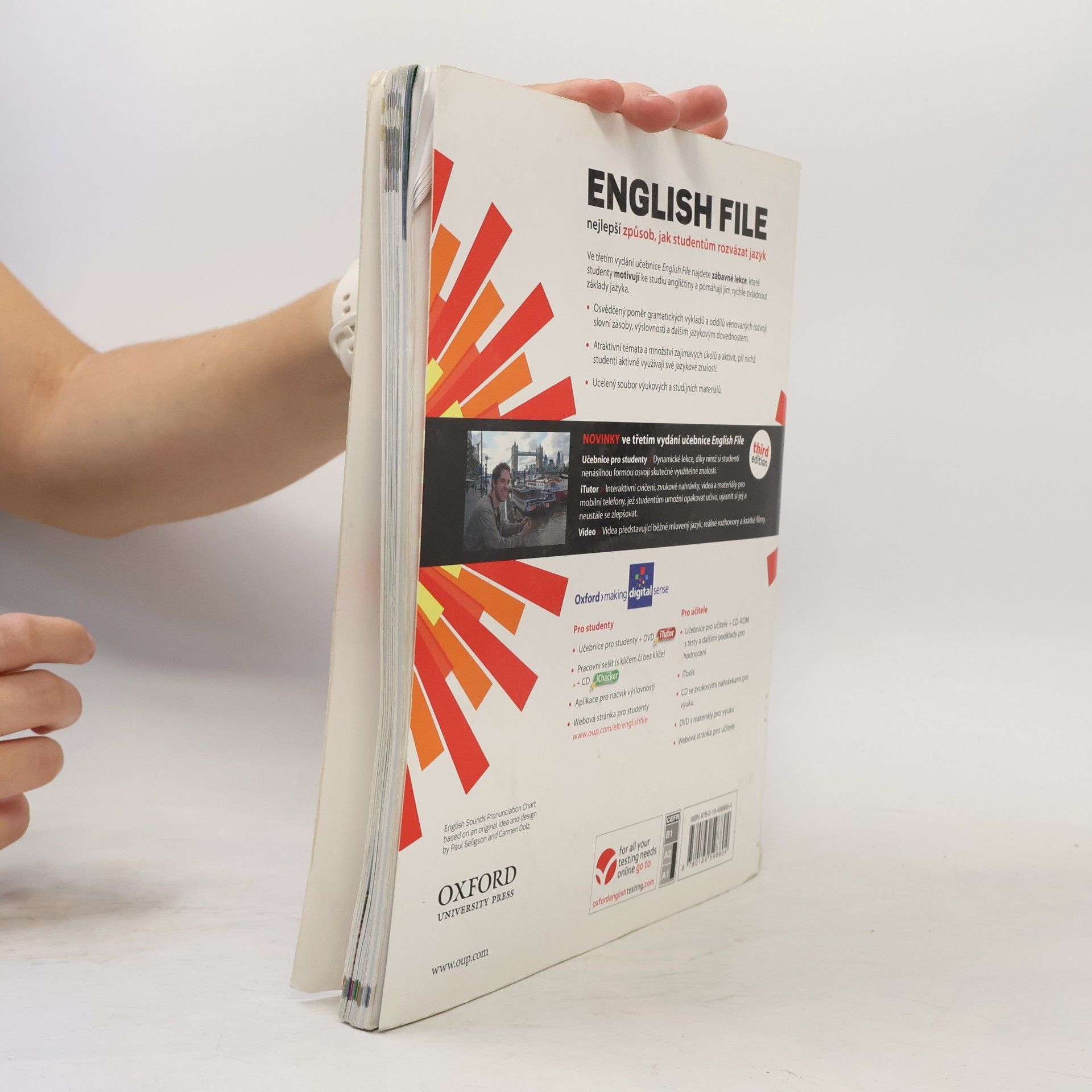 Christina Latham-Koenig English file : Elementary. Student's book