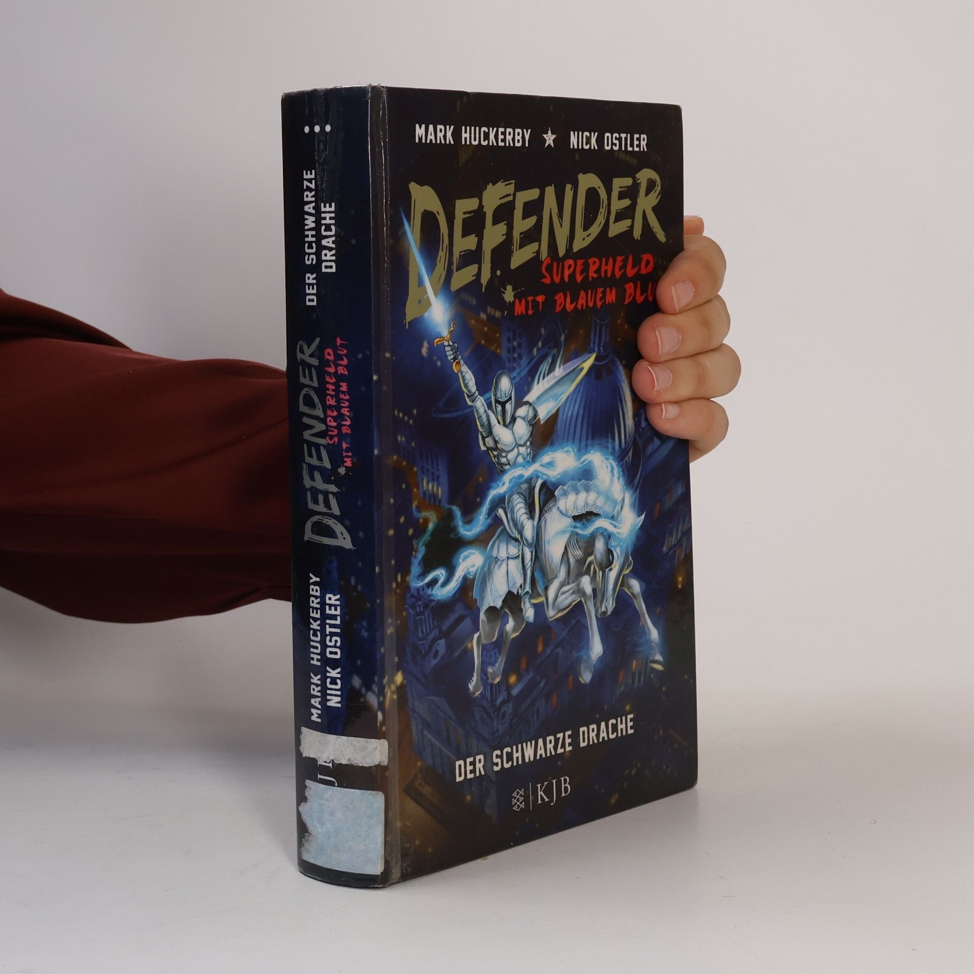 Mark Huckerby Defender, Superheld mit blauem Blut - der schwarze Drache