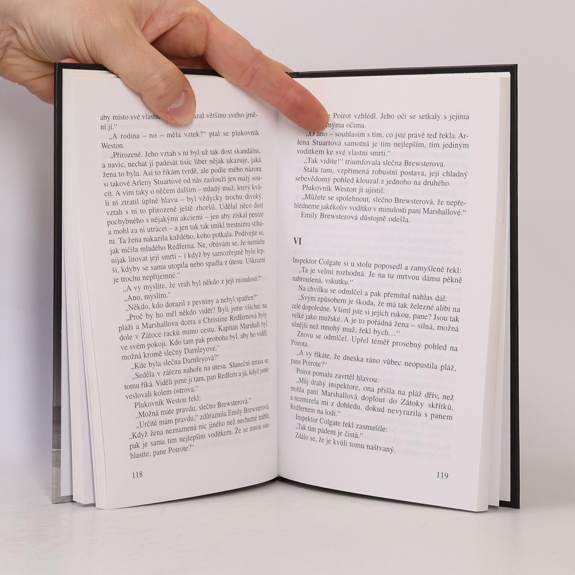 Agatha Christie Zlo pod sluncem