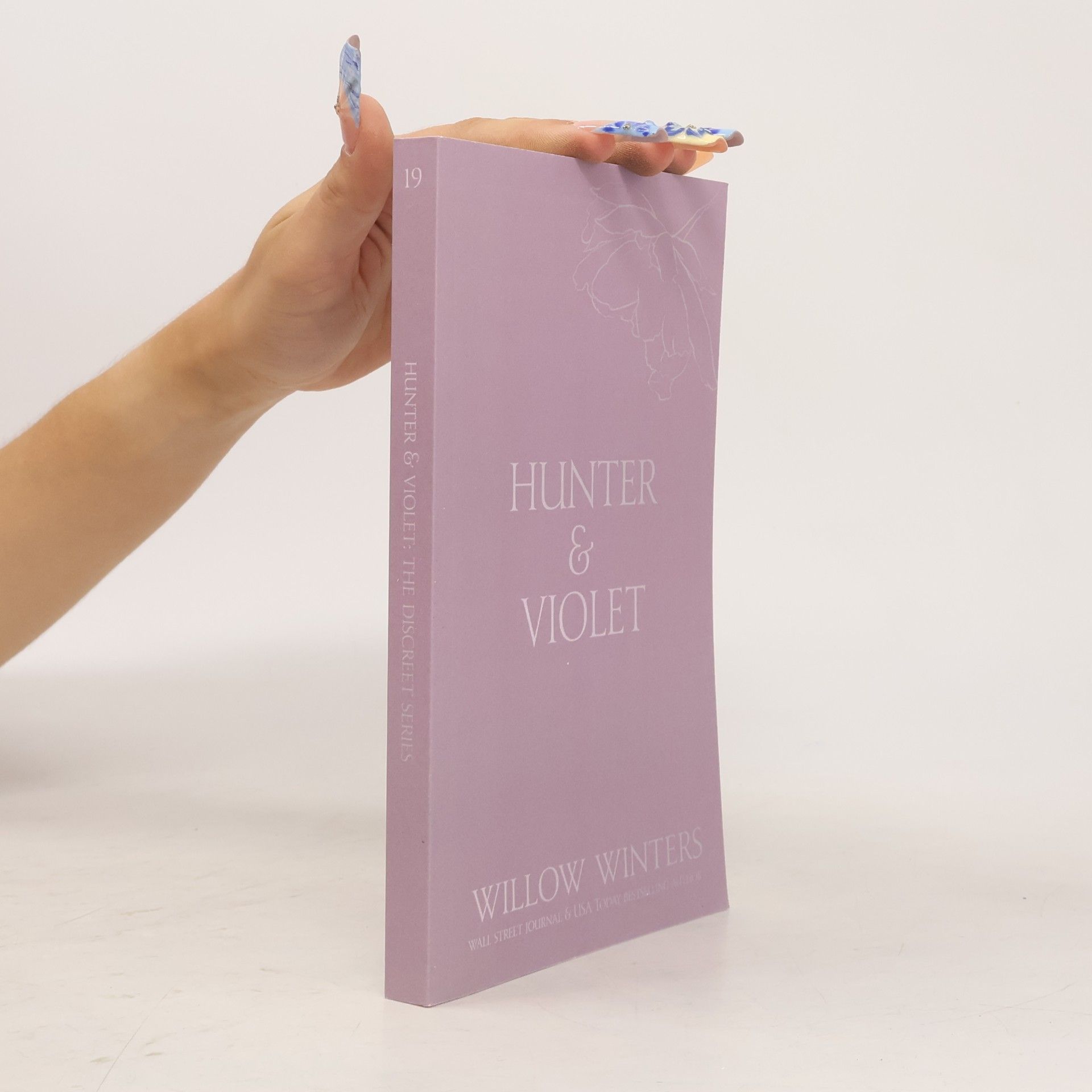 The Discreet Series - 19: Hunter & Violet