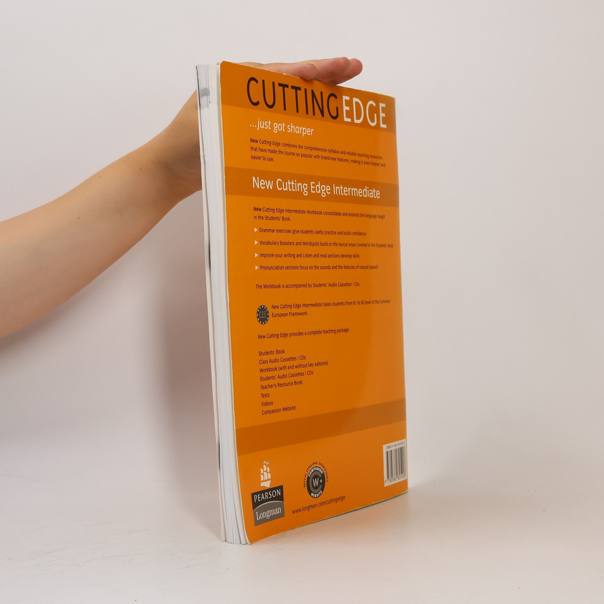 Jane Comyns Carr New Cutting Edge. Intermediate Workbook