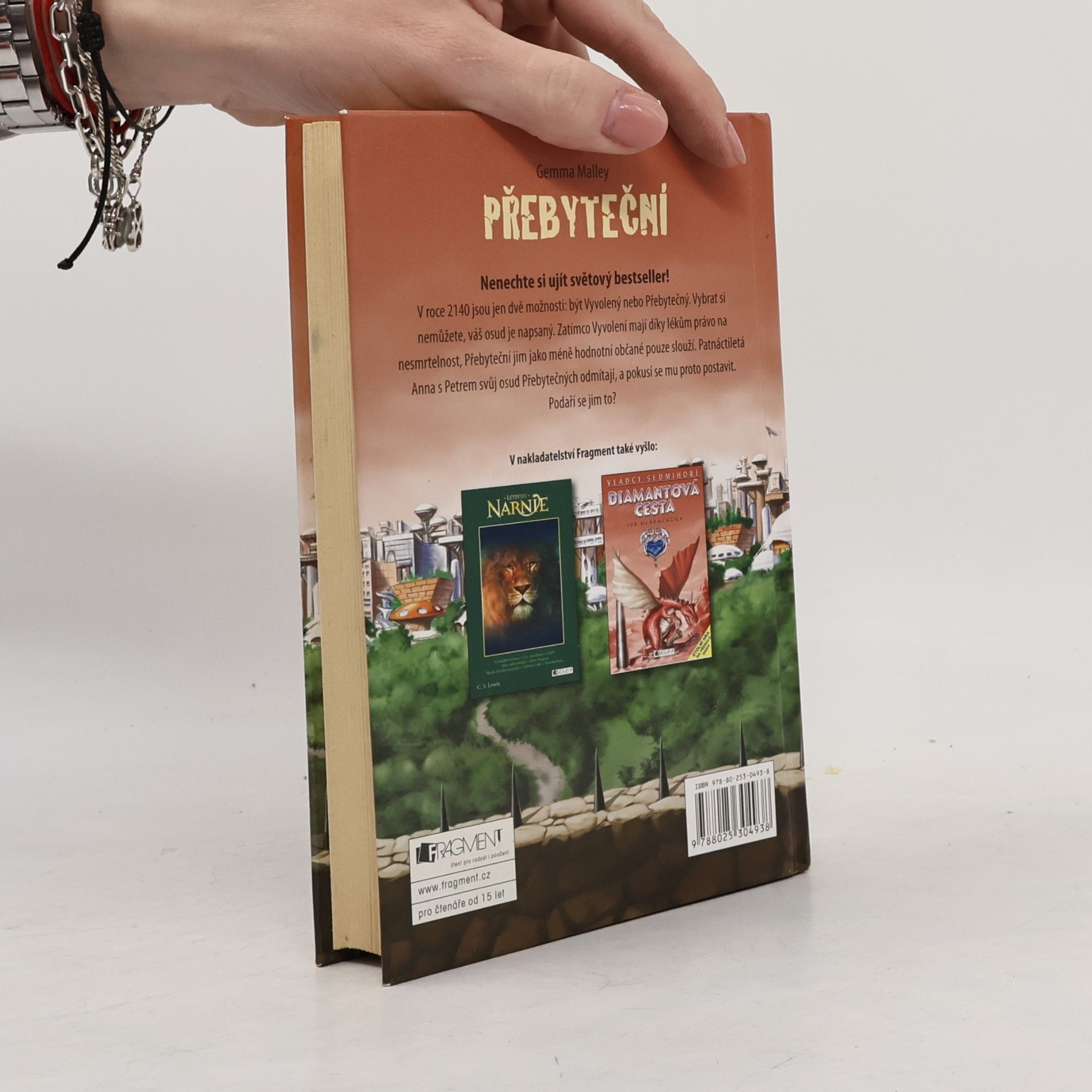 Gemma Malley Přebyteční : příběh z roku 2140