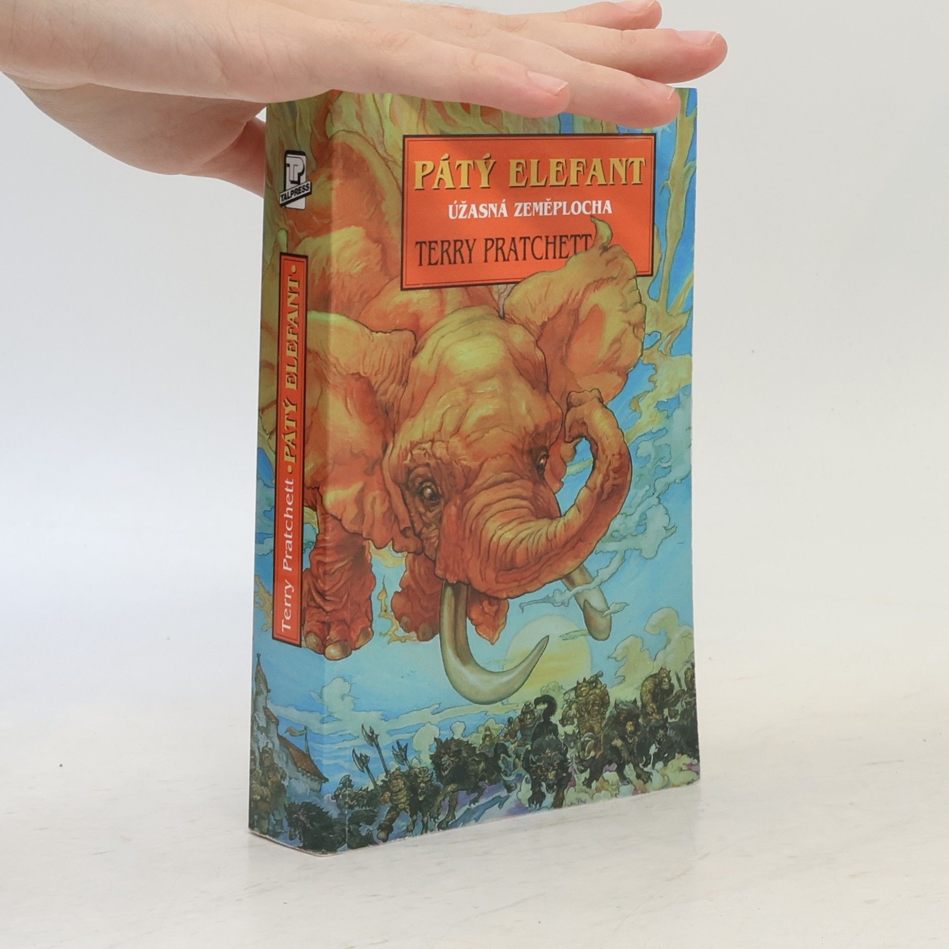 Terry Pratchett Pátý elefant