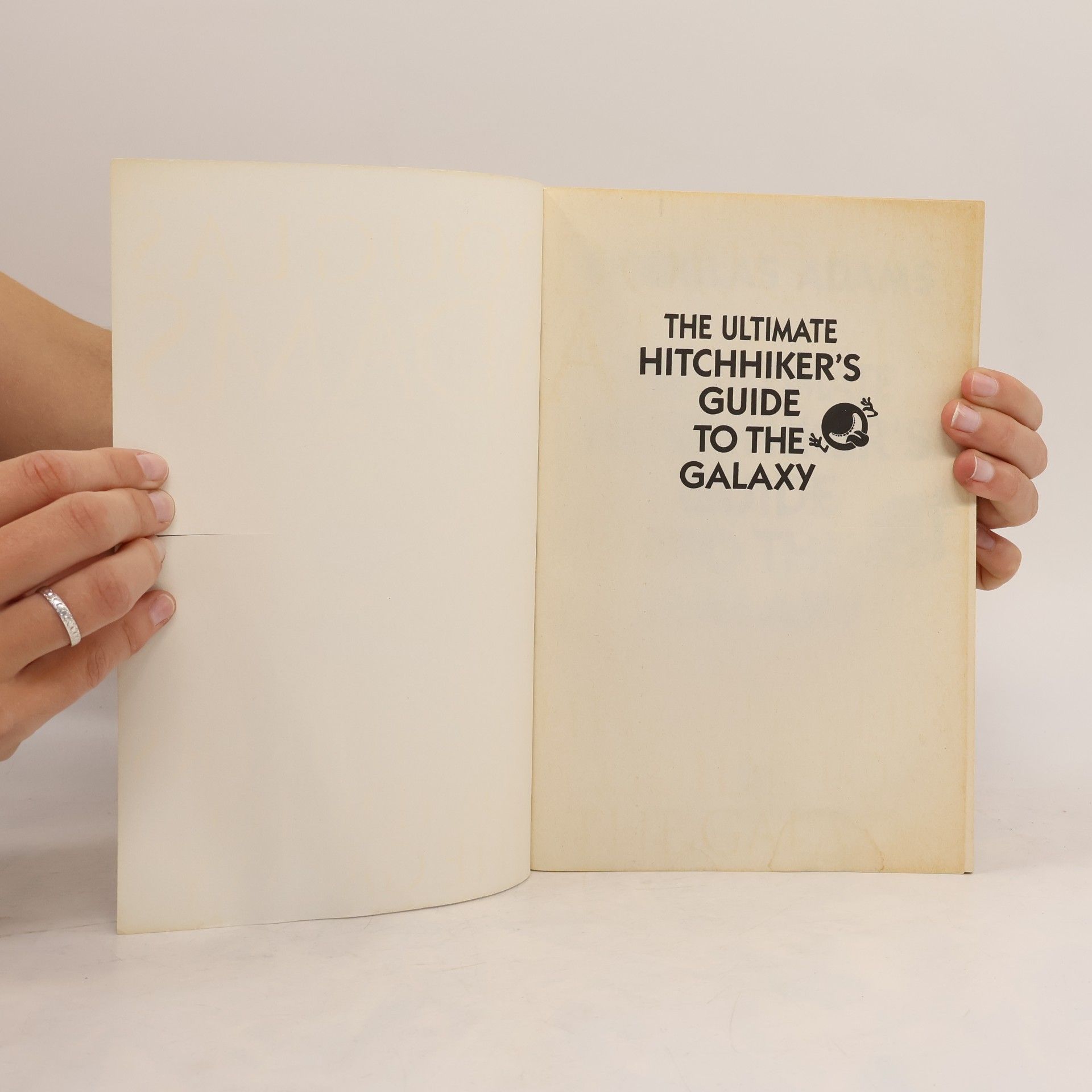 Douglas Adams The Ultimate Hitchhiker's Guide to the Galaxy