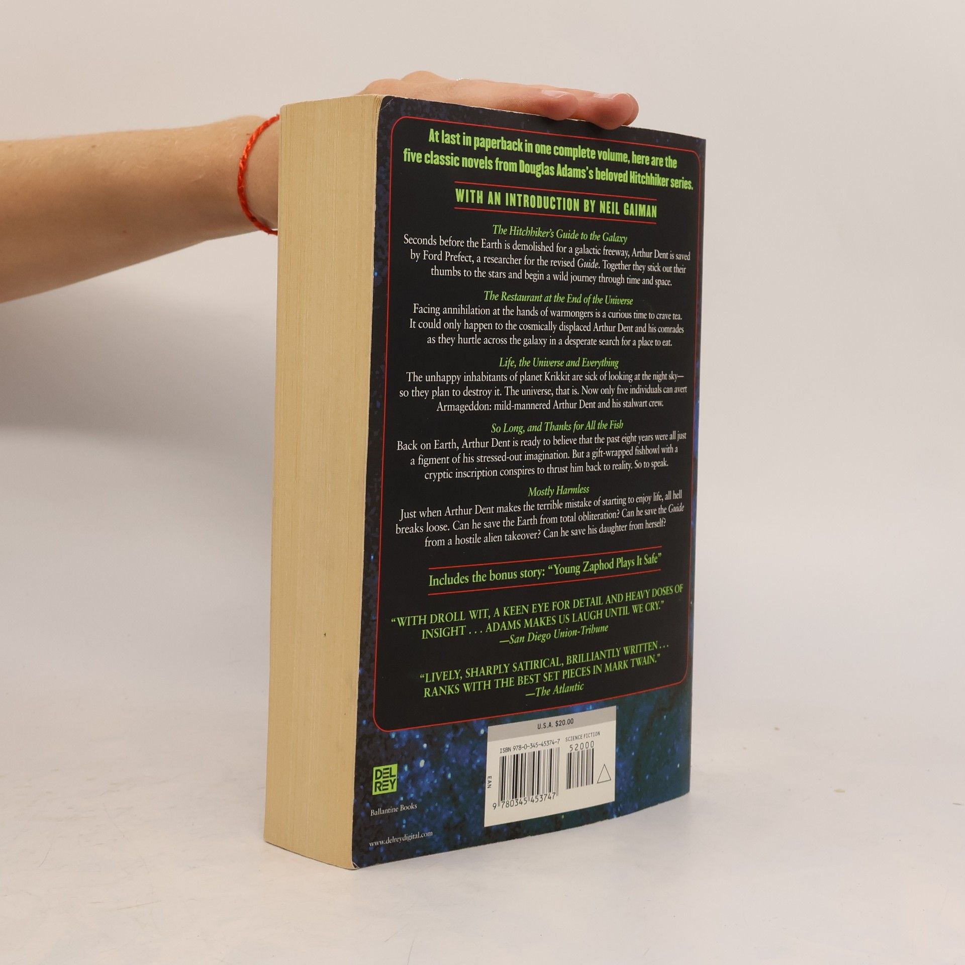 Douglas Adams The Ultimate Hitchhiker's Guide to the Galaxy