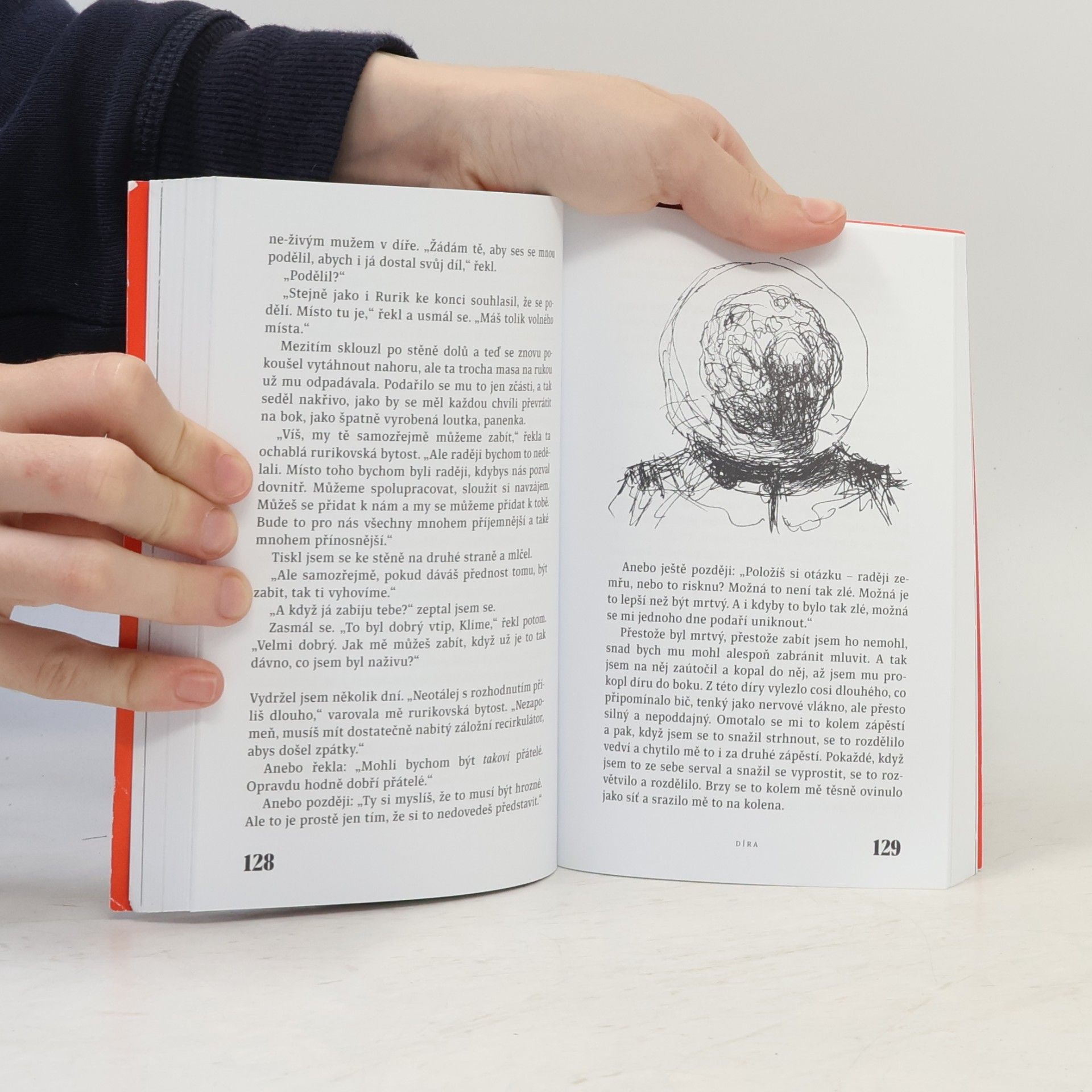 Brian Evenson Píseň, kterou se objasňuje svět