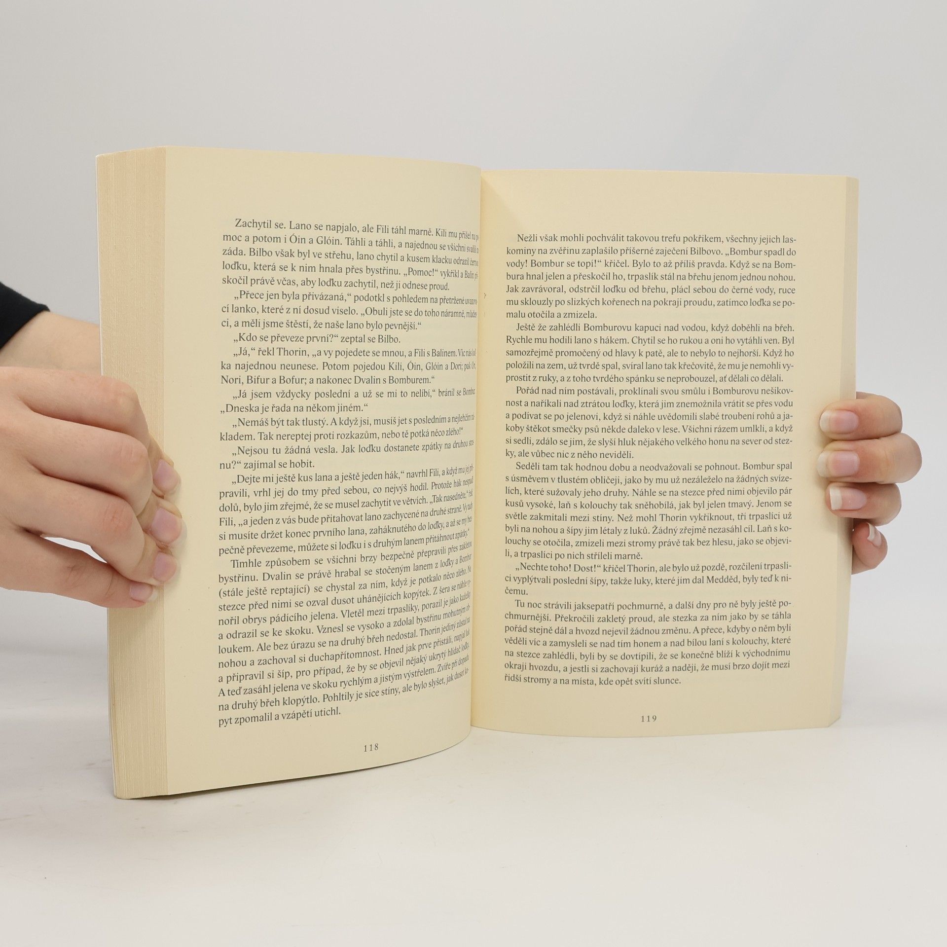 J. R. R. Tolkien Hobit, aneb, Cesta tam a zase zpátky