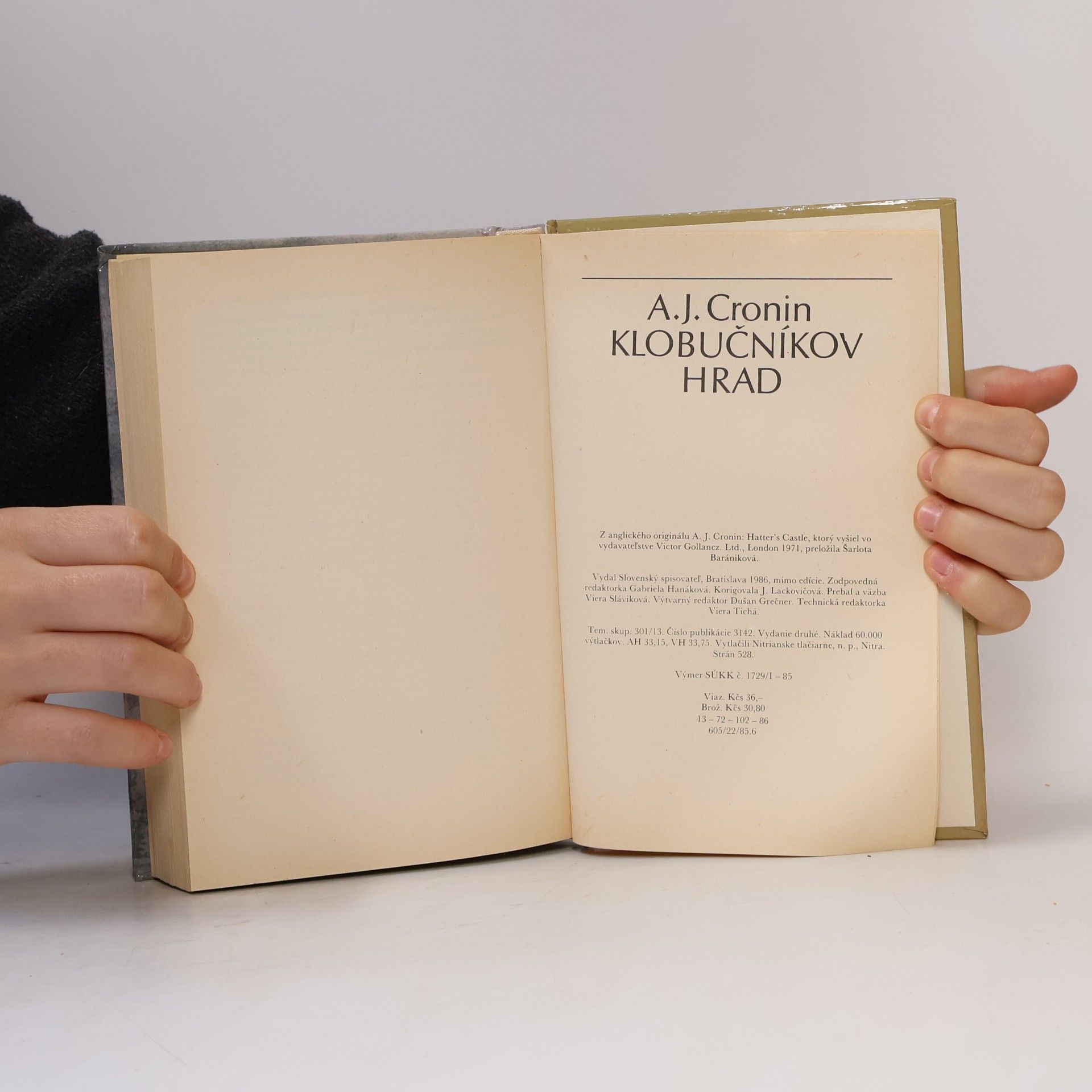 A. J. Cronin Klobučníkov hrad