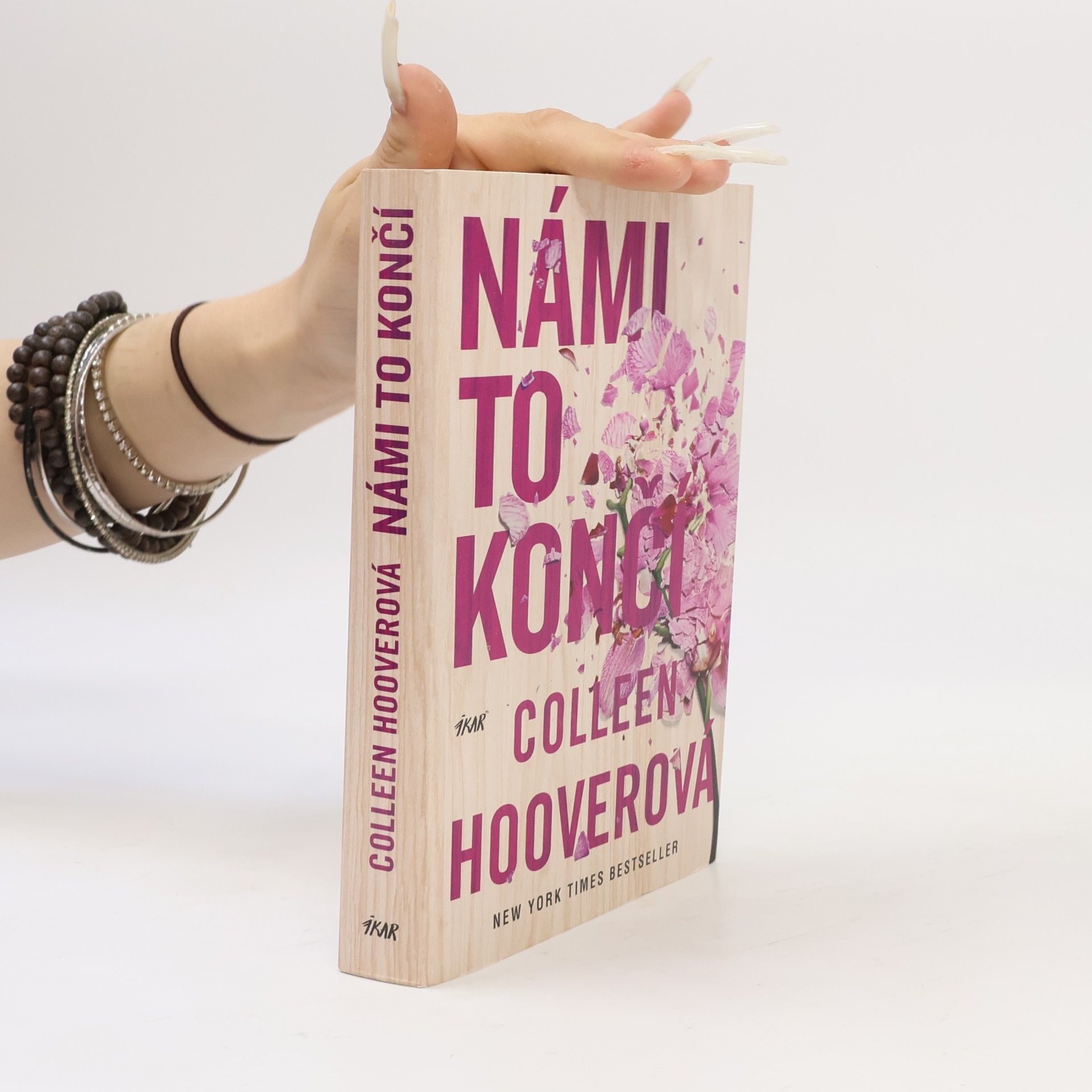 Colleen Hoover Námi to končí