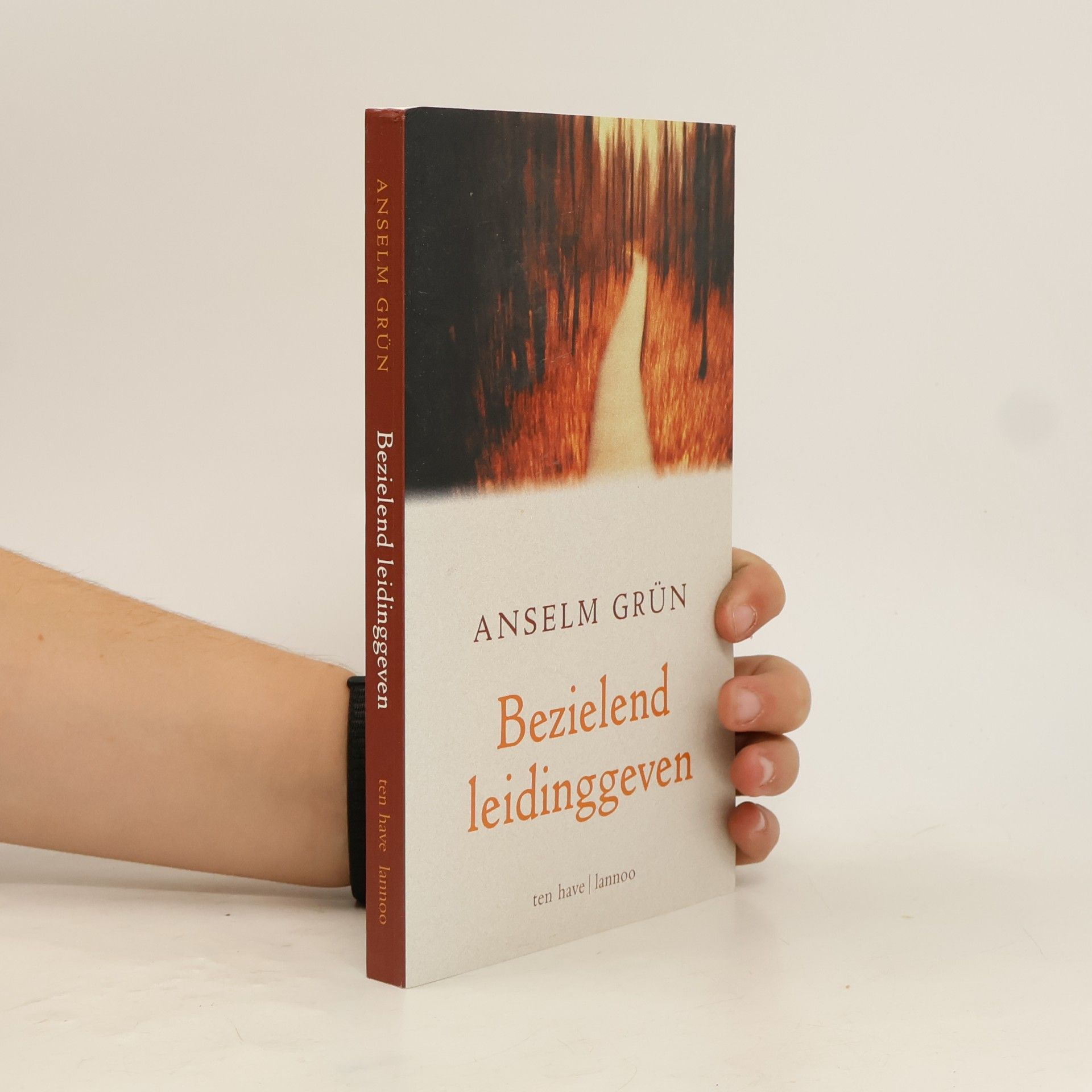 Anselm Grün Bezielend leidinggeven