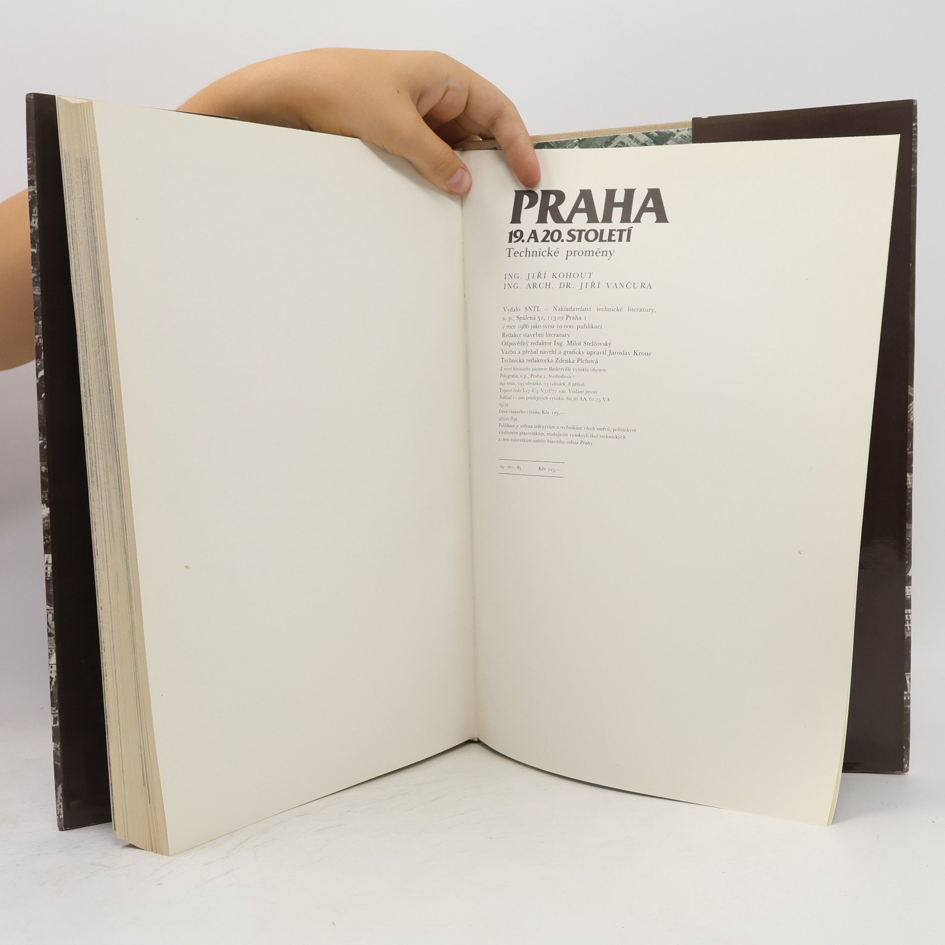 Jiří Kohout Praha 19. a 20. století. Technické proměny