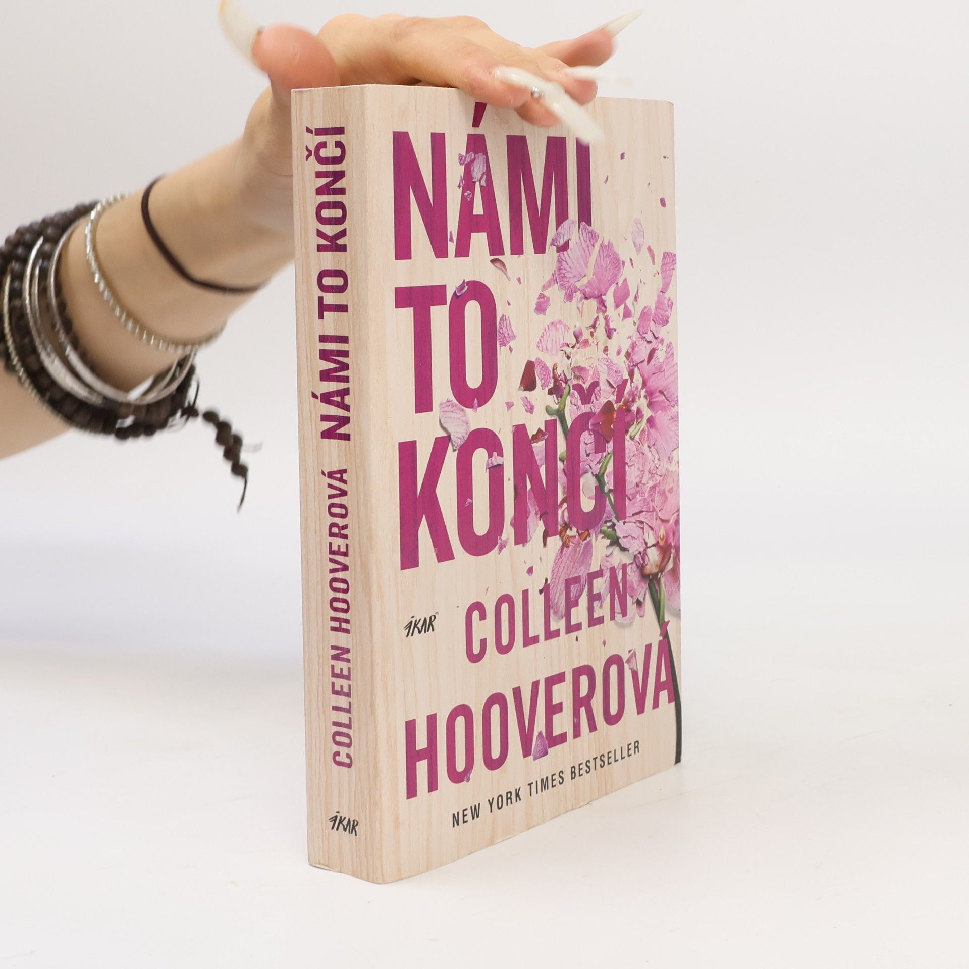 Colleen Hoover Námi to končí