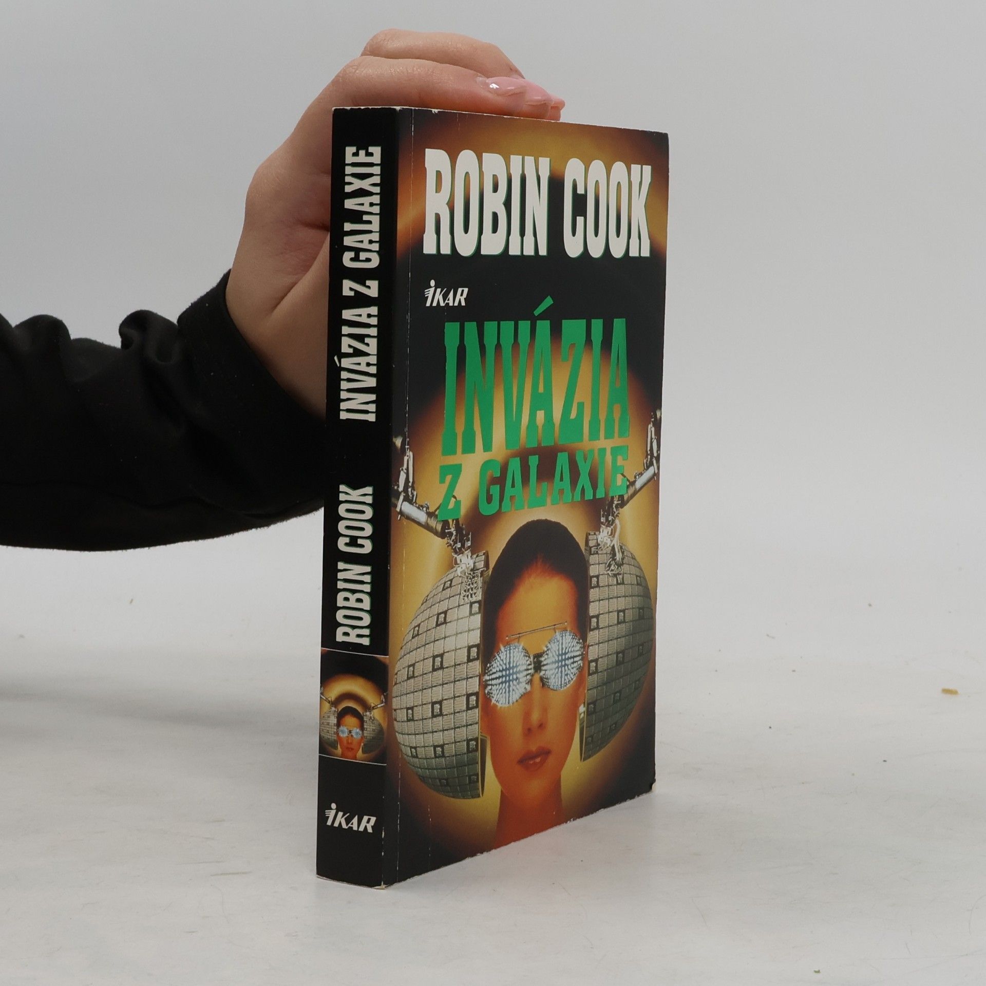 Robin Cook Invázia z galaxie