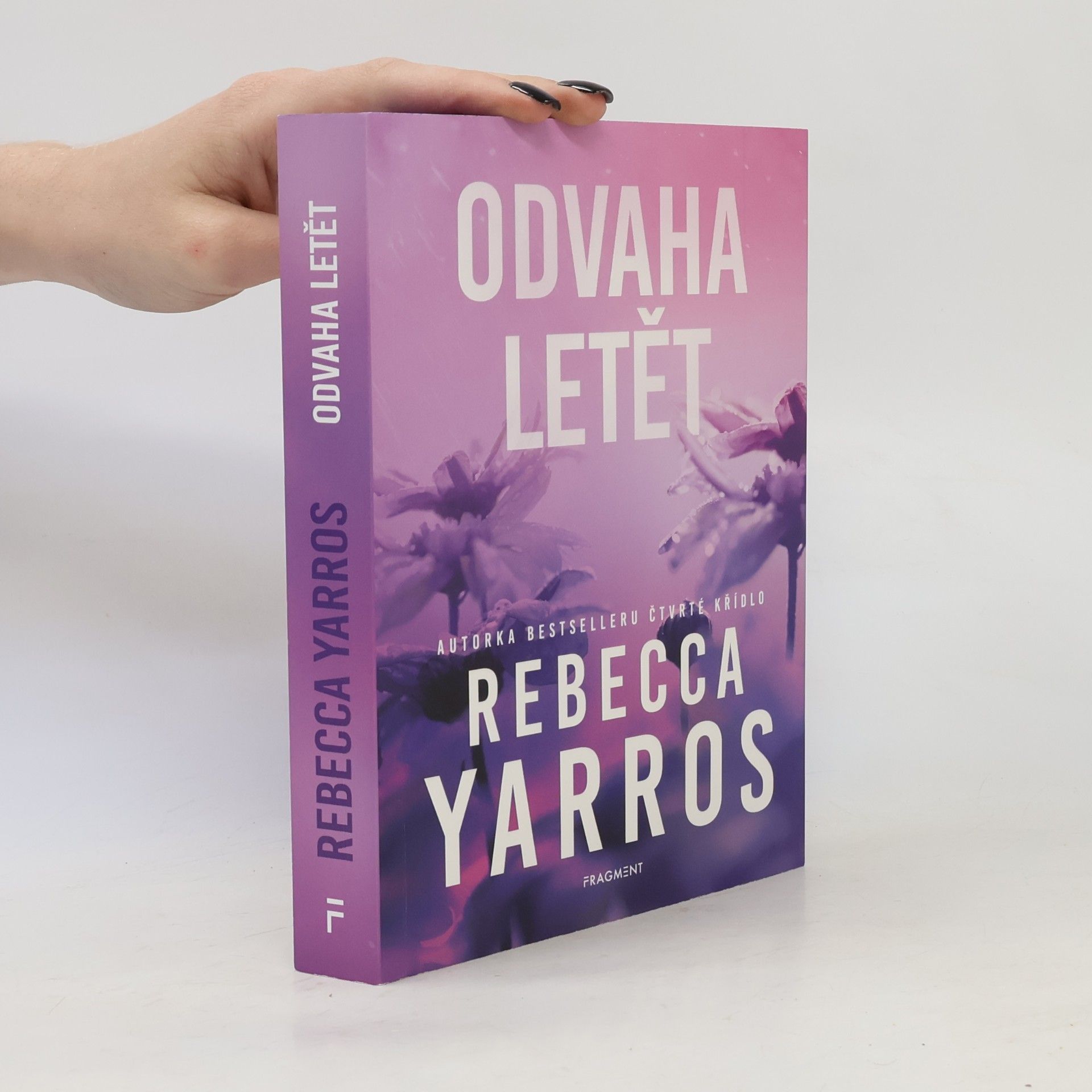 Rebecca Yarros Odvaha letět