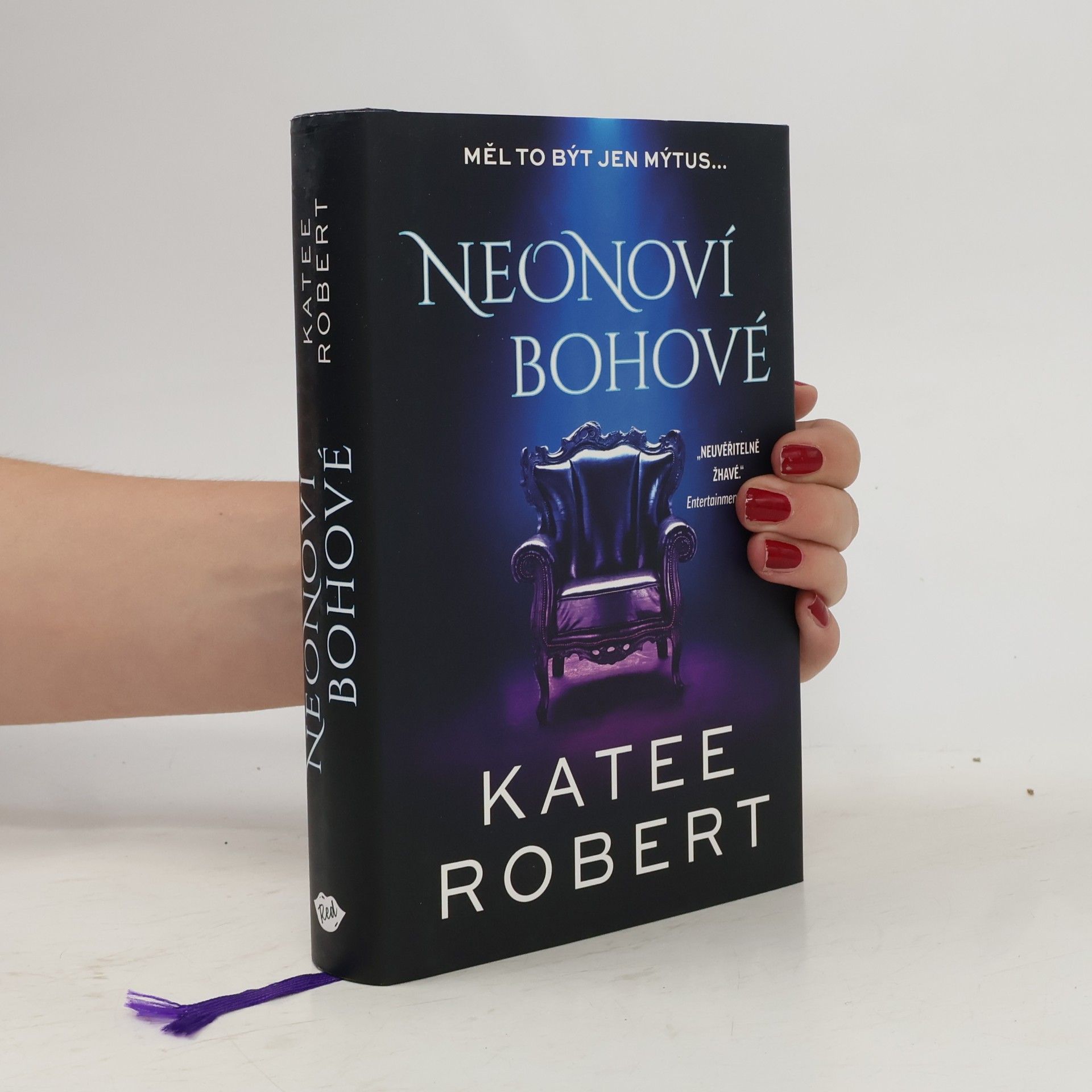 Katee Robert Neonoví bohové