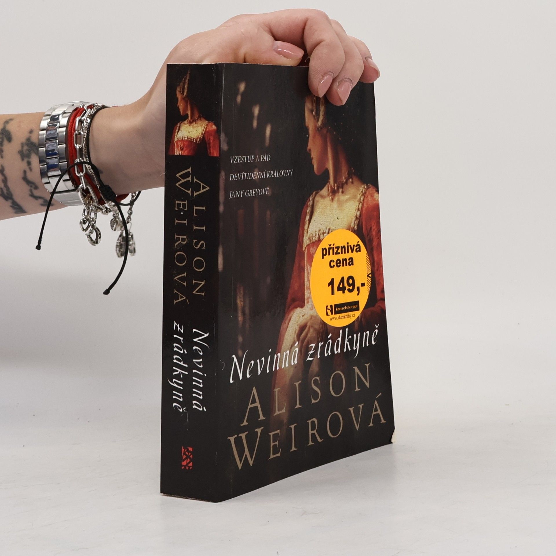 Alison Weir Nevinná zrádkyně. Vzestup a pád devítidenní královny Jany Greyové