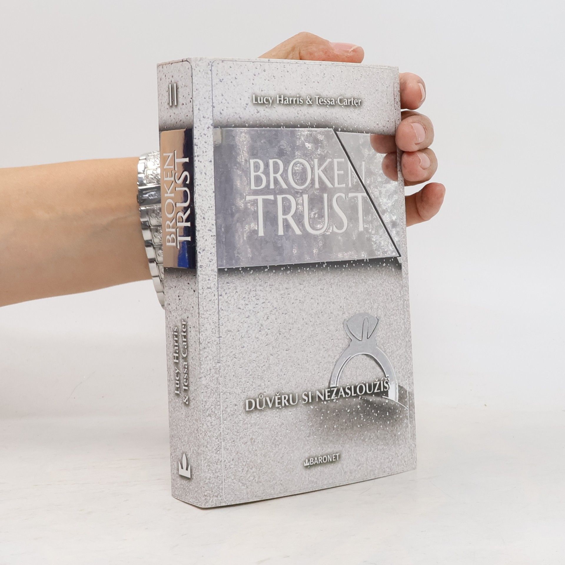 Michaela Faktorová Broken Trust: Důvěru si nezasloužíš