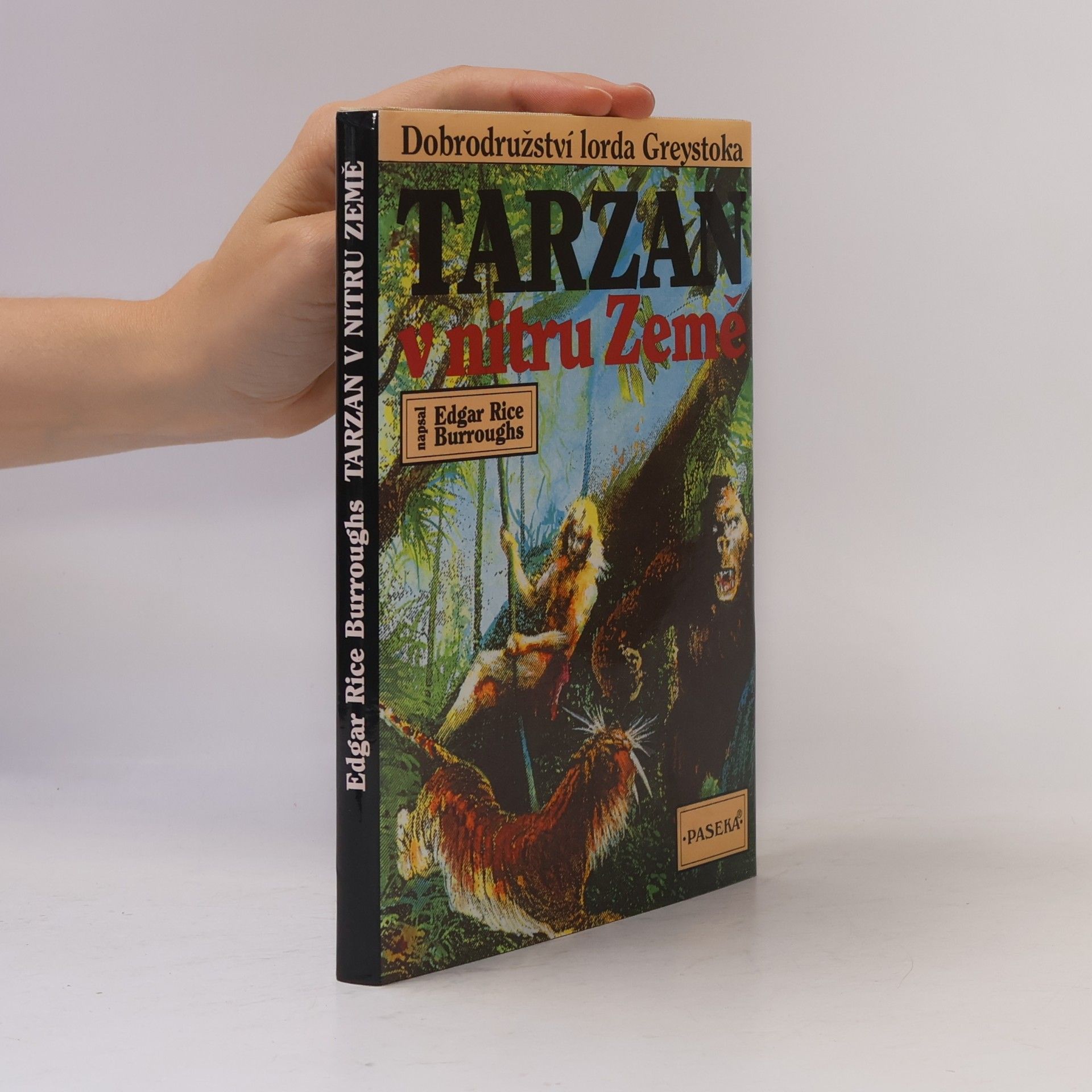 Edgar Rice Burrroughs Tarzan v nitru země
