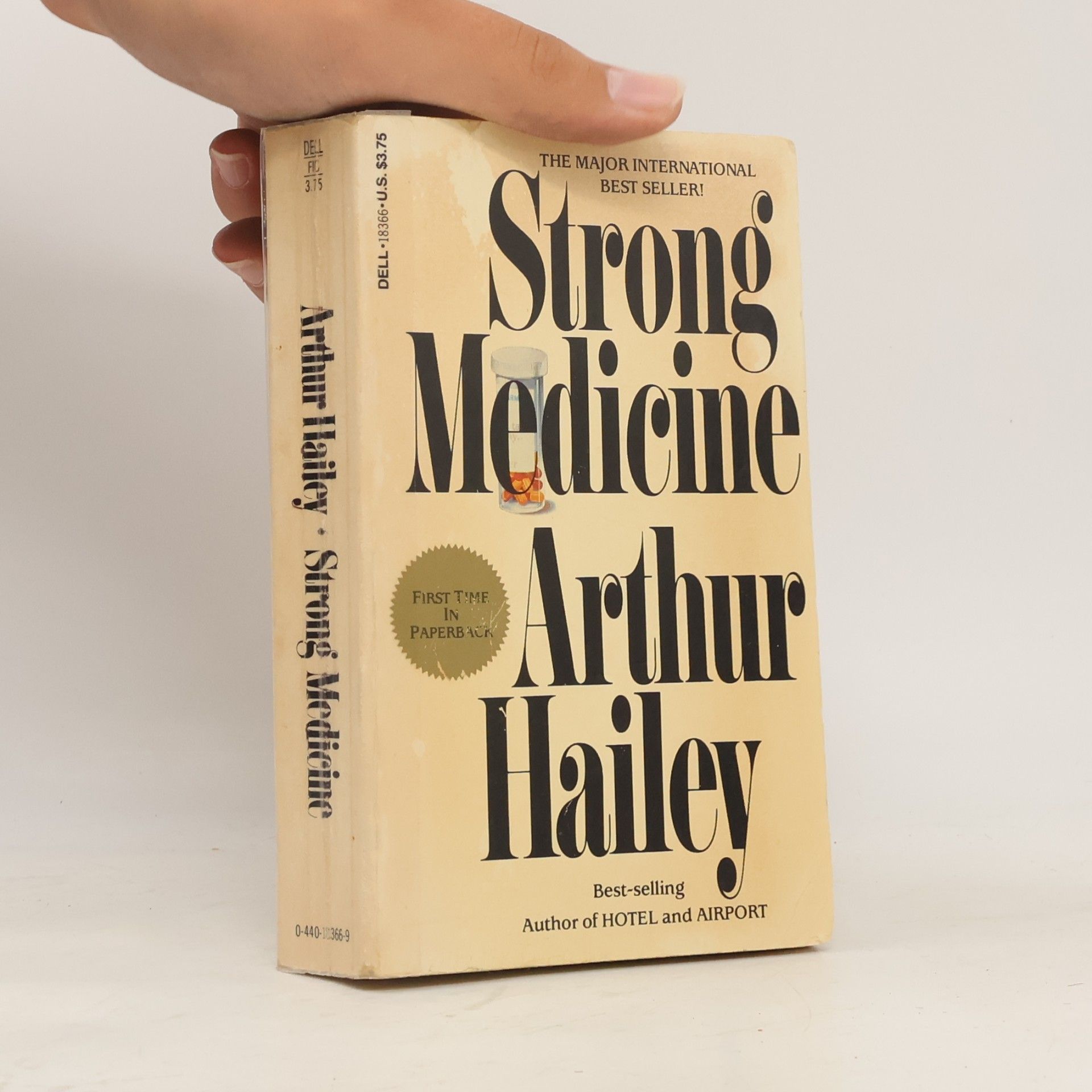 Arthur Hailey Strong medicine