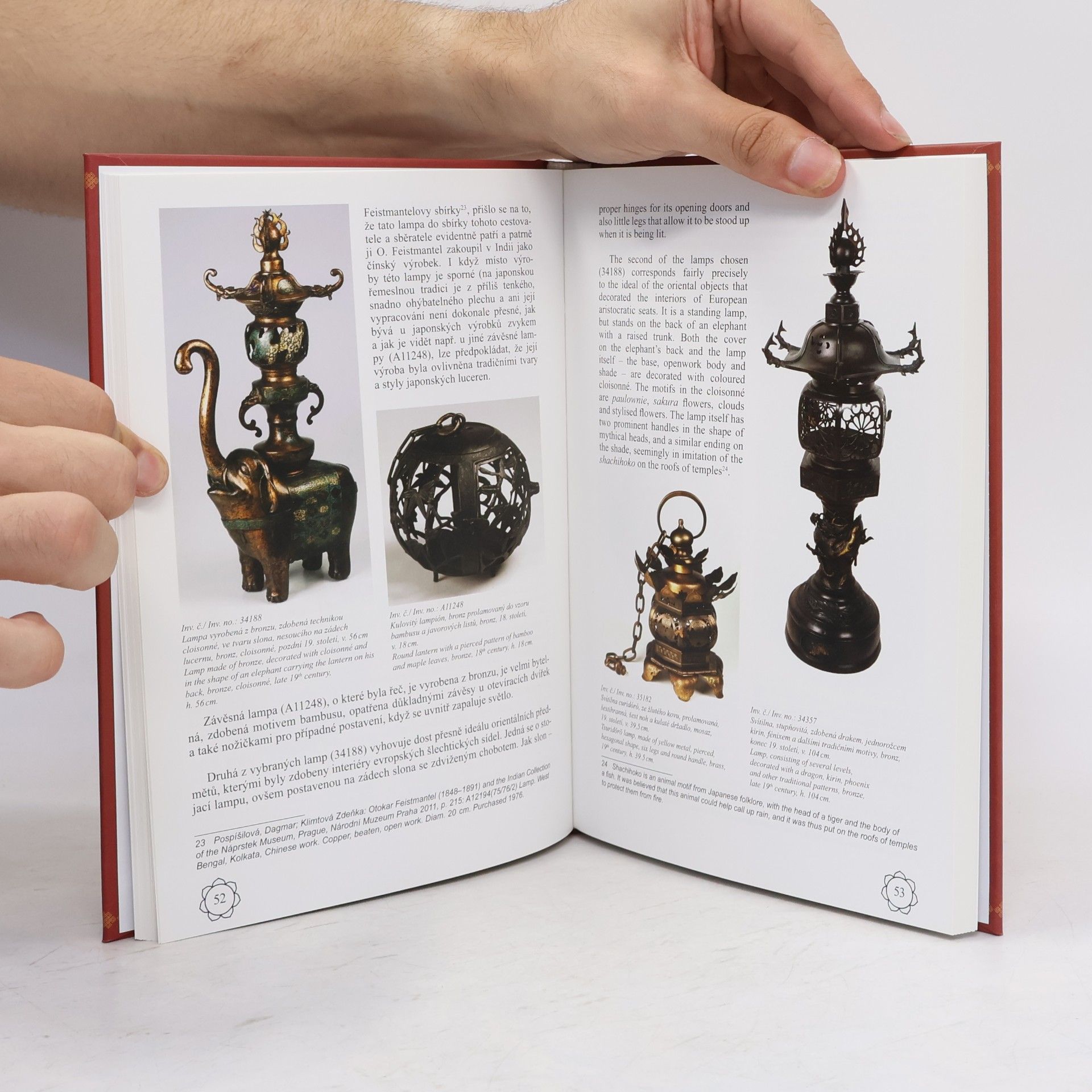Alice Kraemerová Buddhové, bódhisattvové a božstva. Buddhas, bodhisattvas and deities