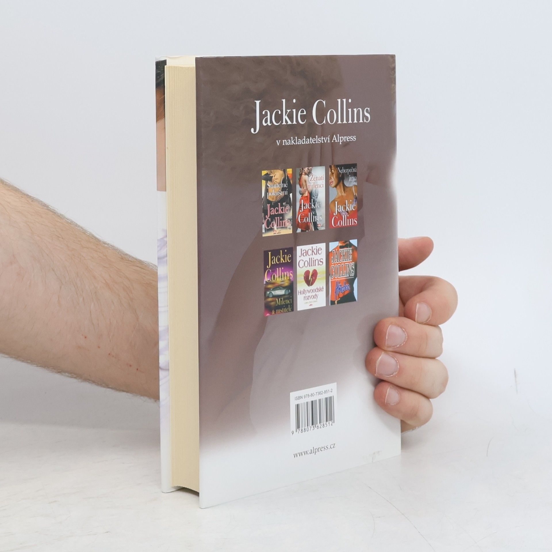 Jackie Collins Naivní mrcha