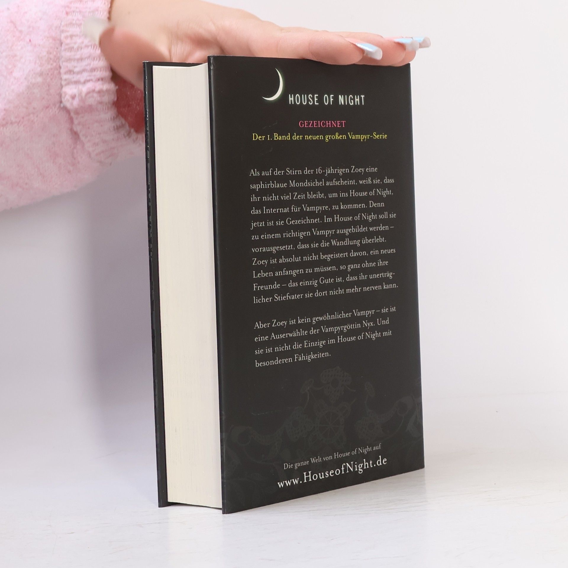 Verena Roelvink House Of Night. Gezeichnet