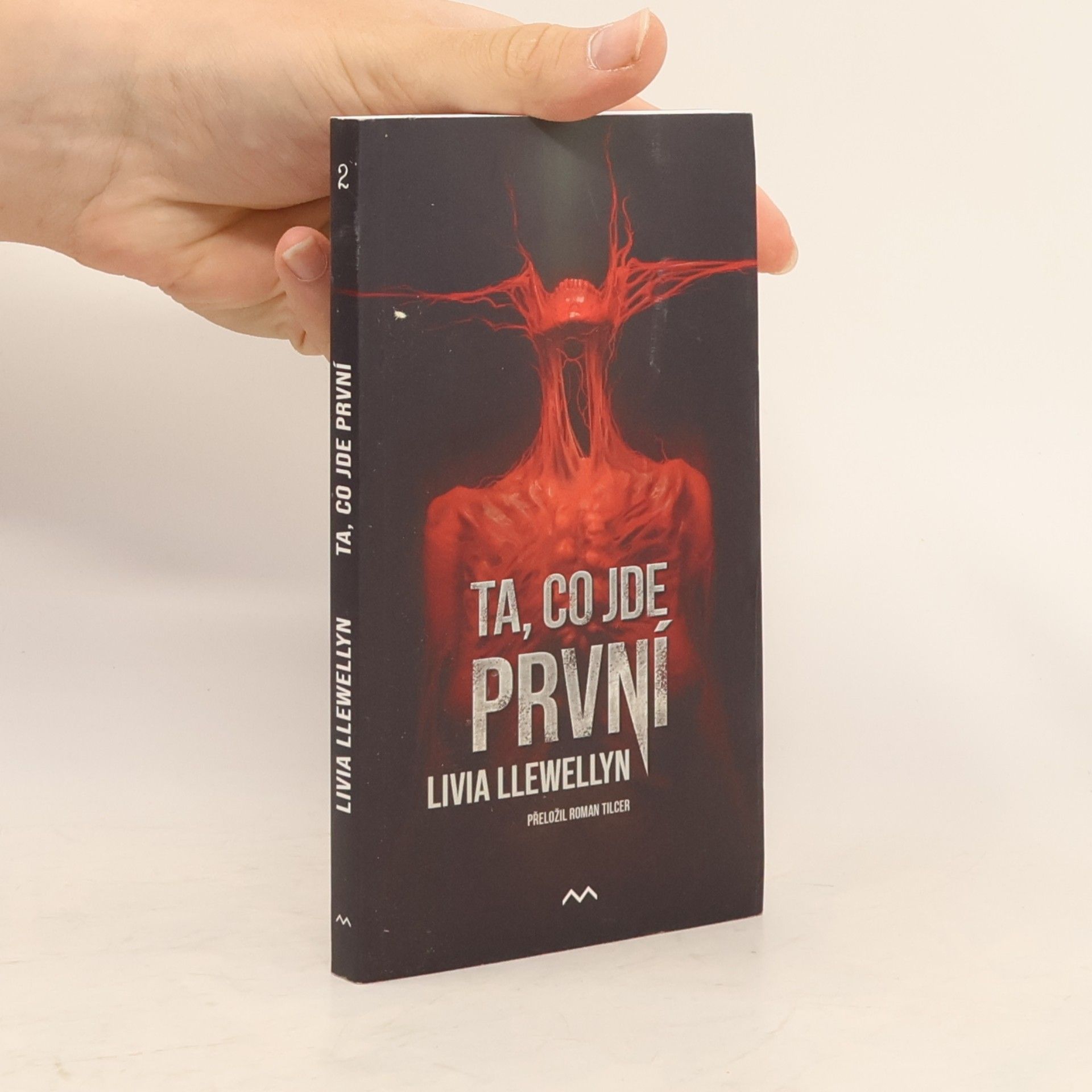 Livia Llewellyn Ta, co jde první