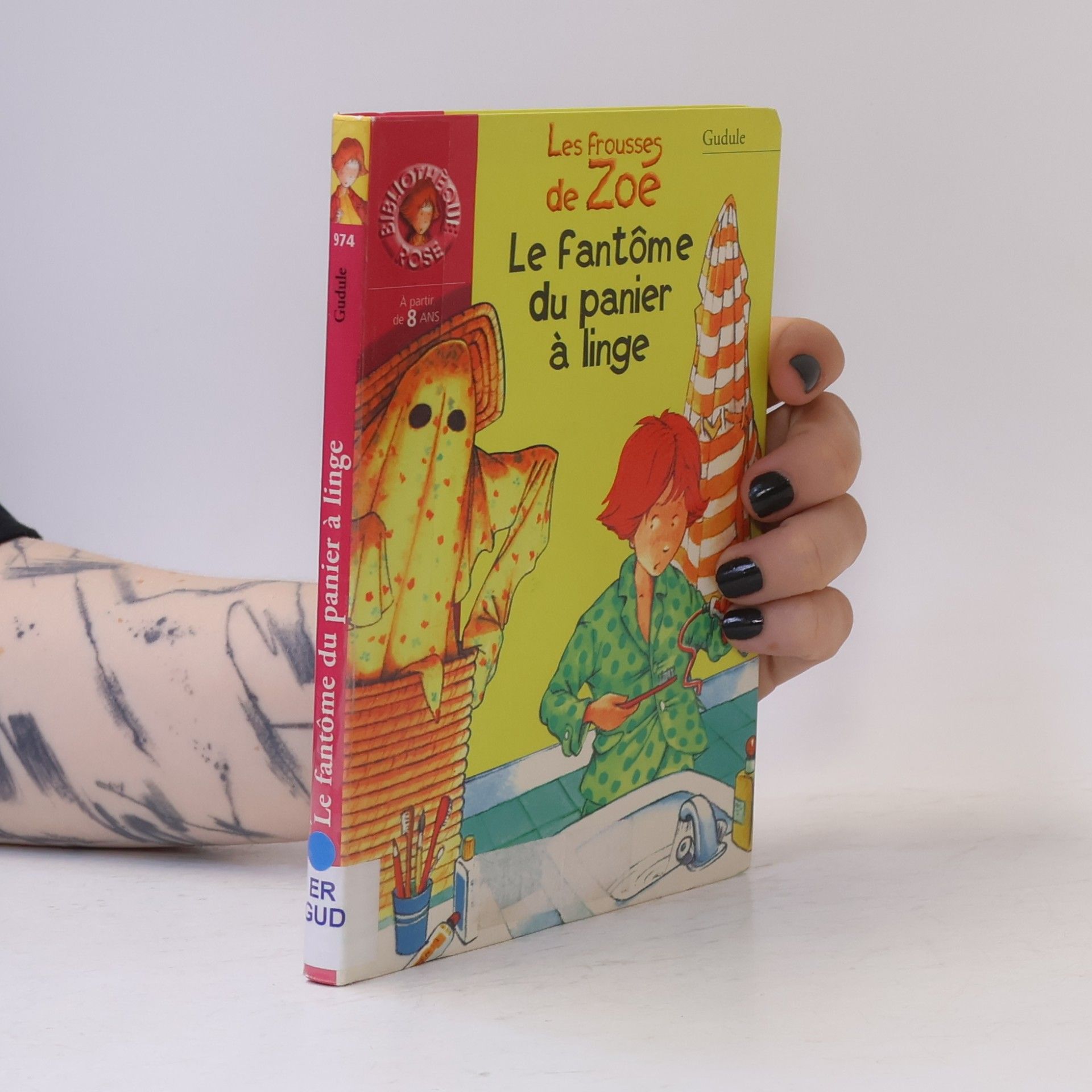 Les frousses de Zoé - 974: Le fantôme du panier à linge