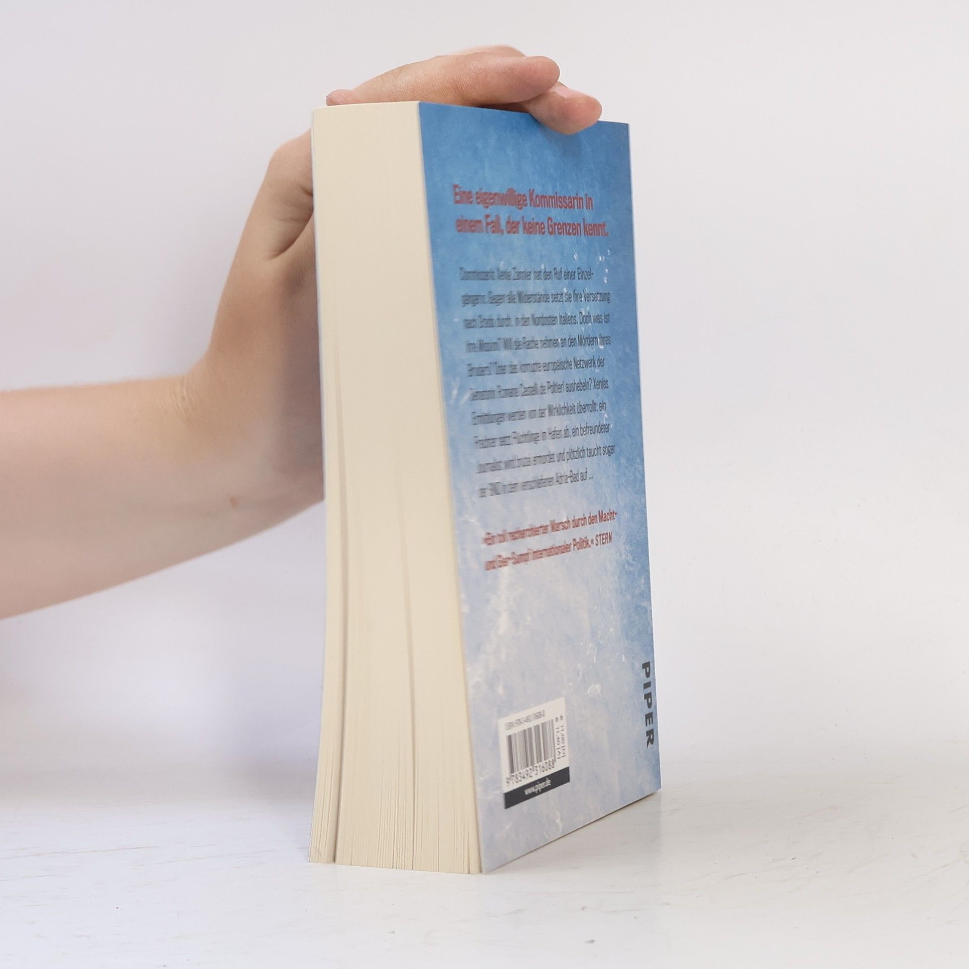 Veit Heinichen Borderless