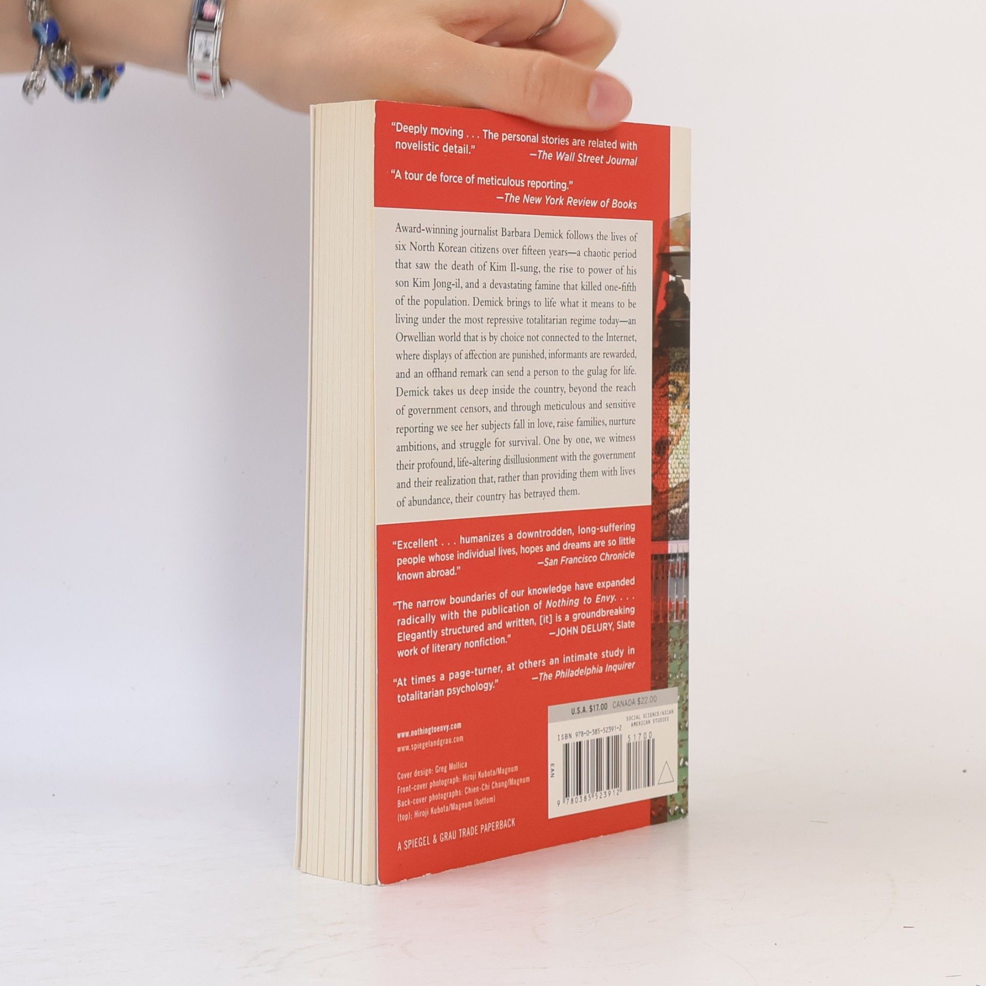 Barbara Demick Nothing to Envy: Ordinary Lives in North Korea