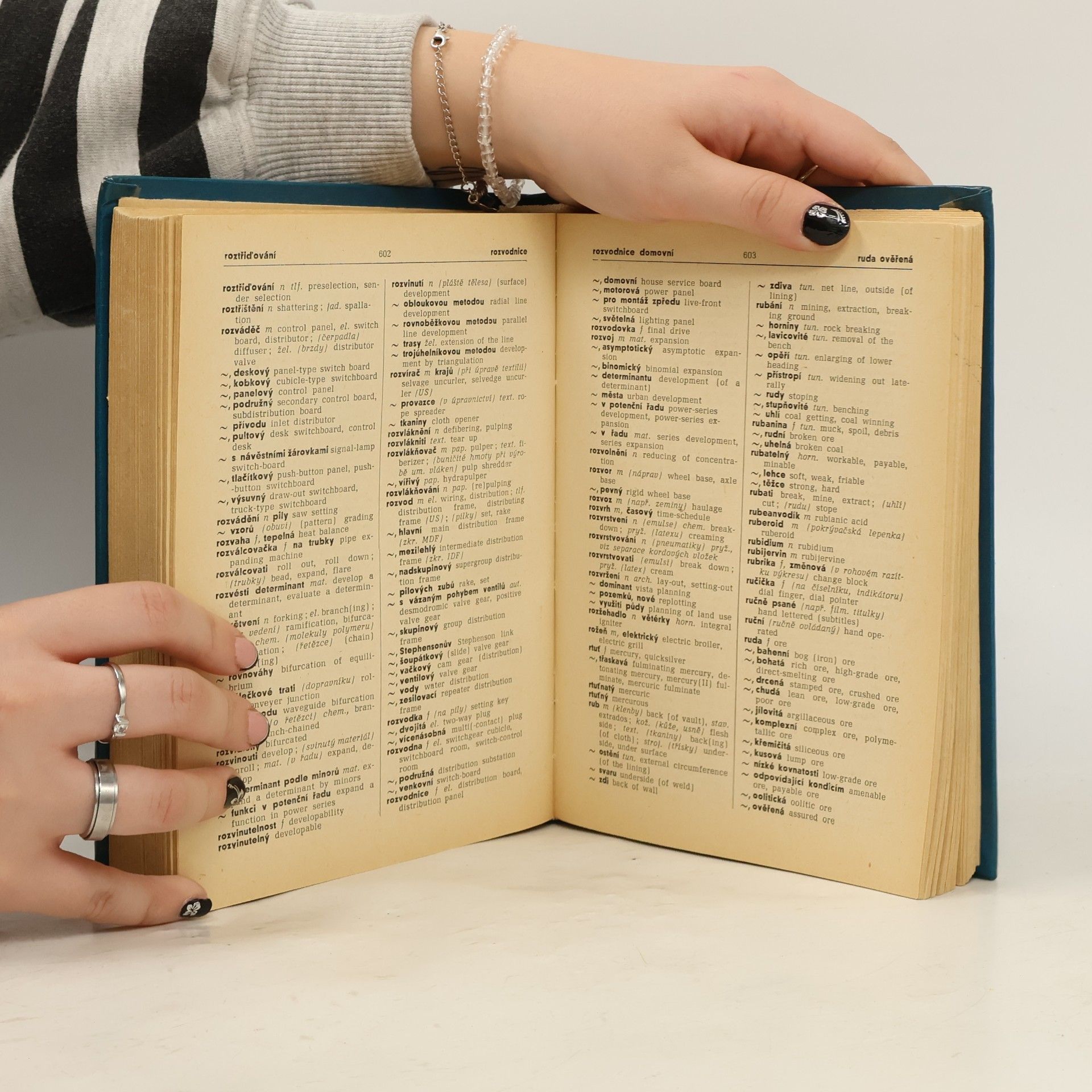 Various authors Česko-anglický technický slovník