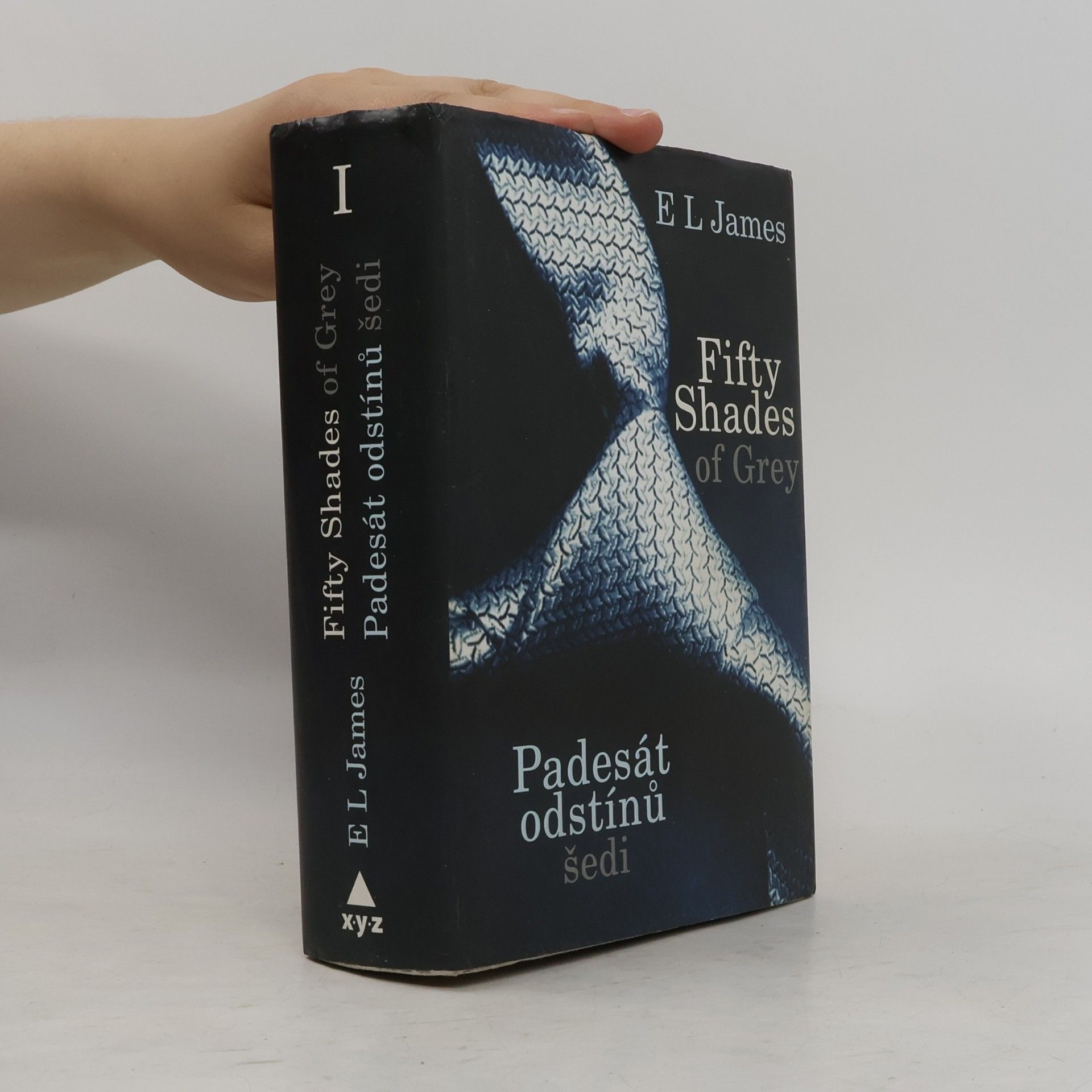 E. L. James Padesát odstínů šedi
