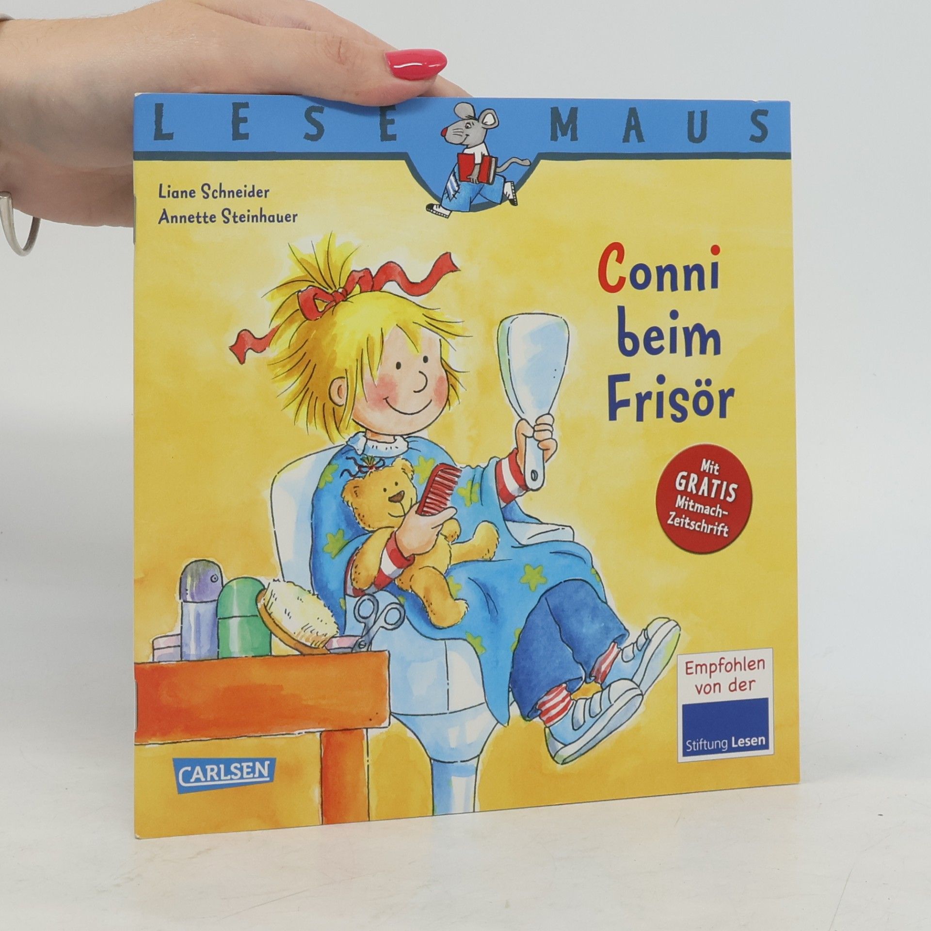 Liane Schneider Conni beim Frisör