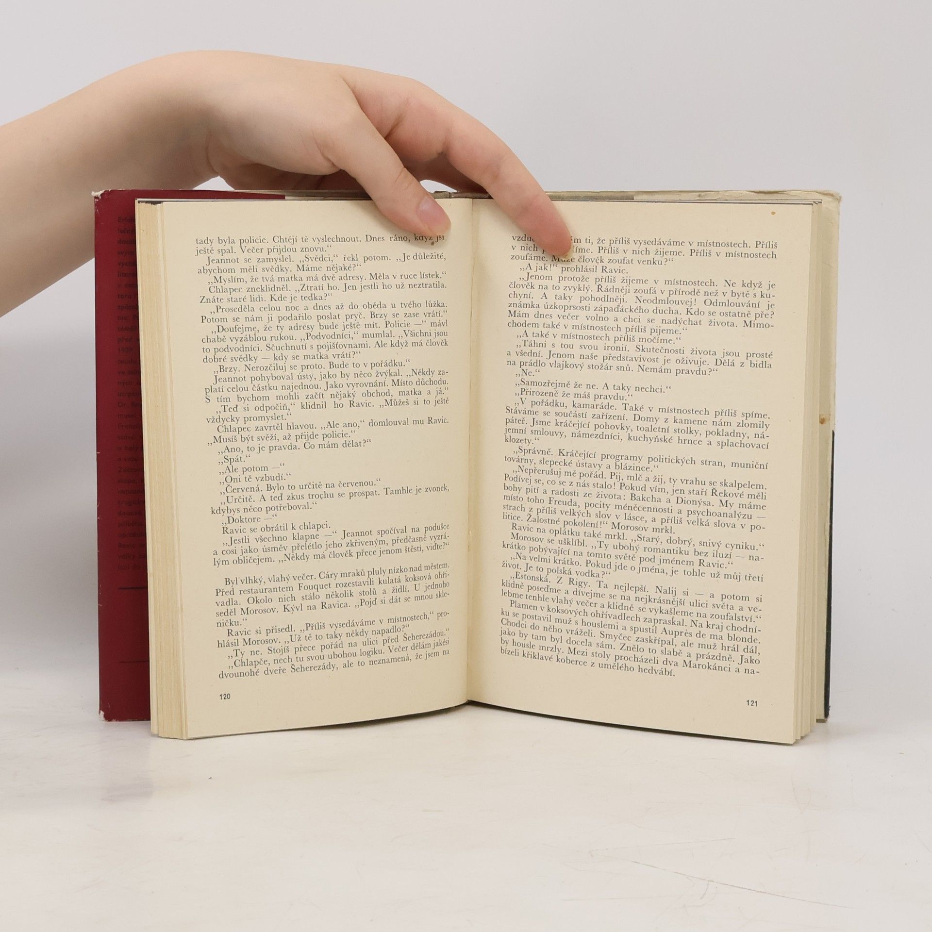 Erich Maria Remarque Vítězný oblouk