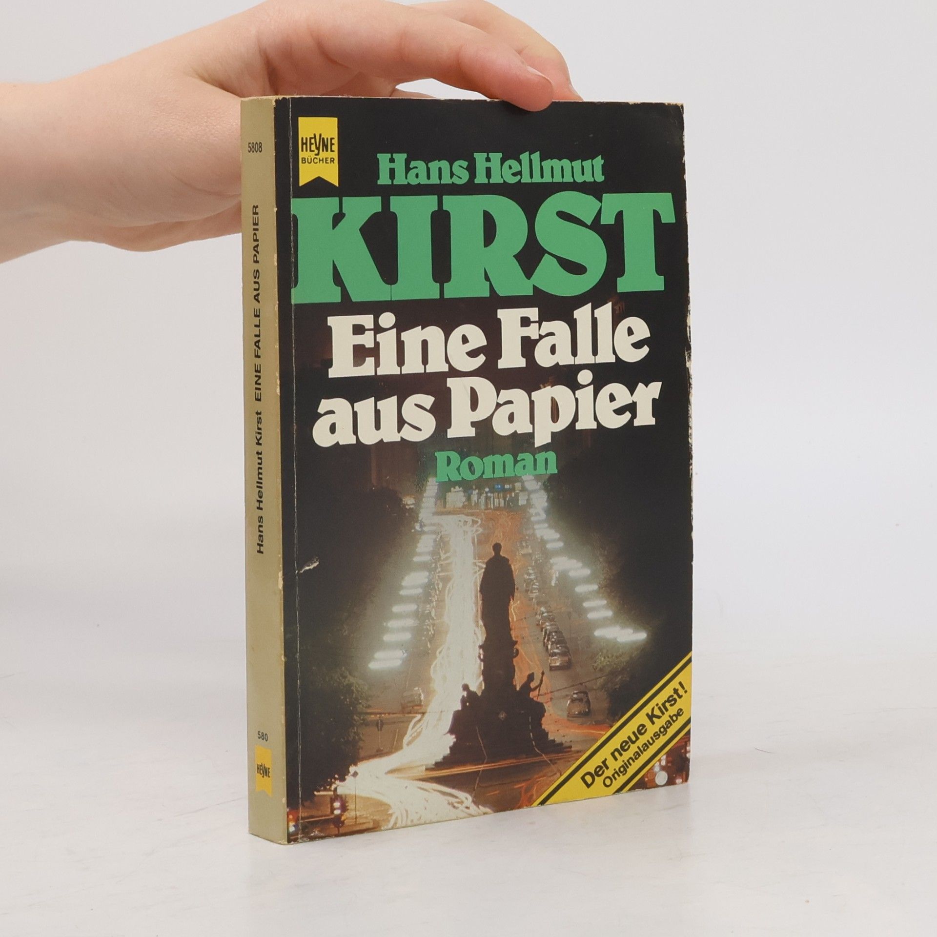 Hans Hellmut Kirst Eine Falle aus Papier. Roman