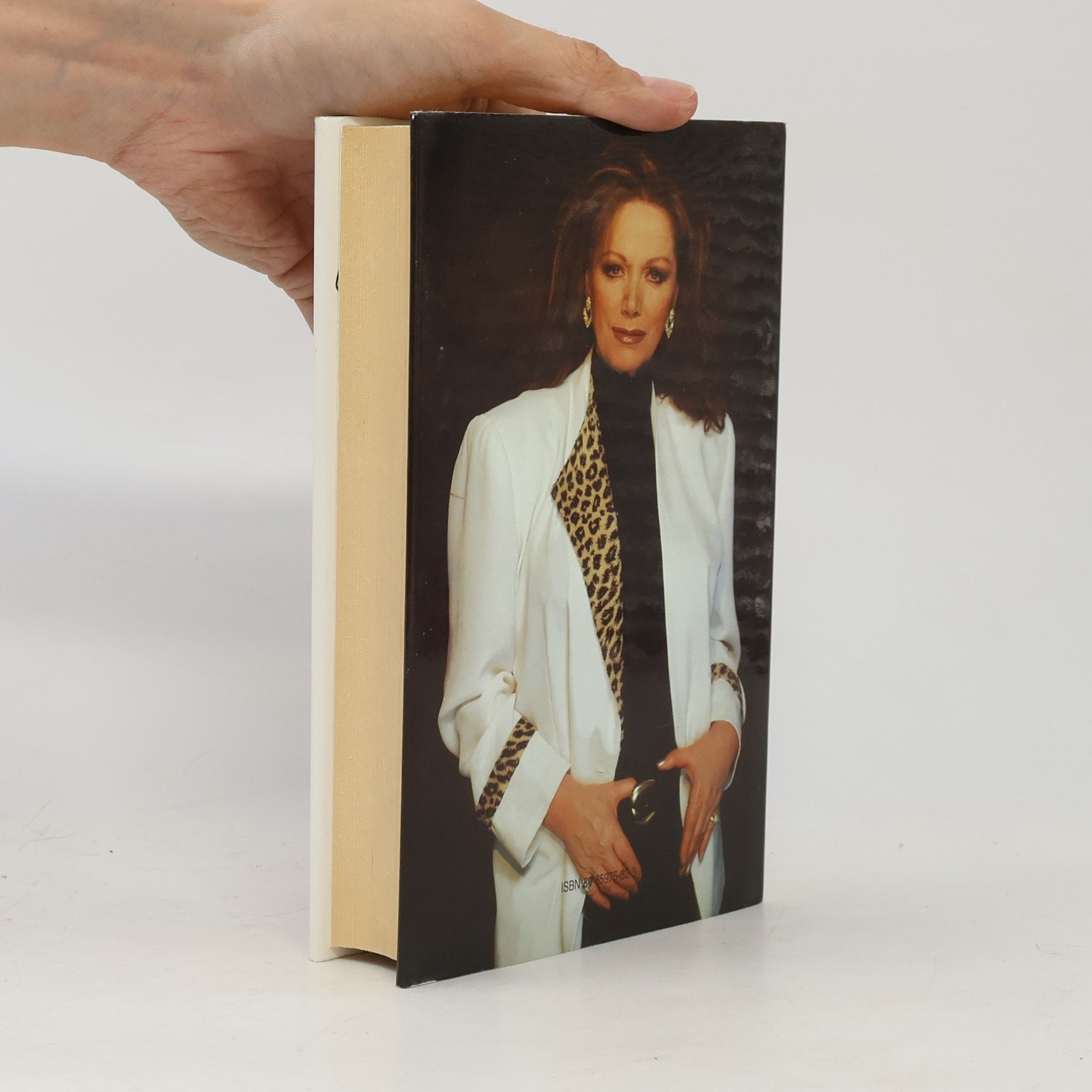 Jackie Collins Pomsta Lucky
