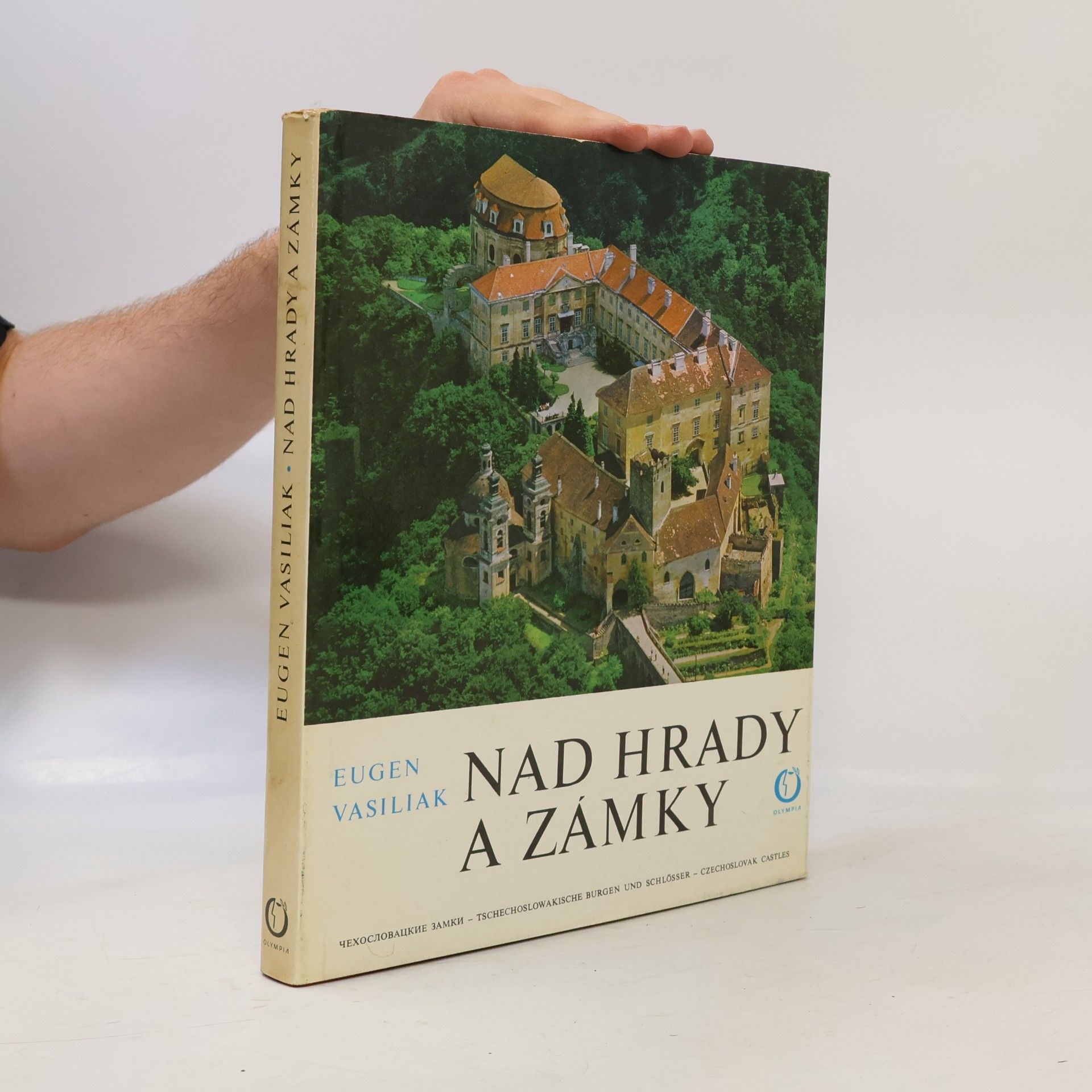 Eugen Vasiliak Nad hrady a zámky