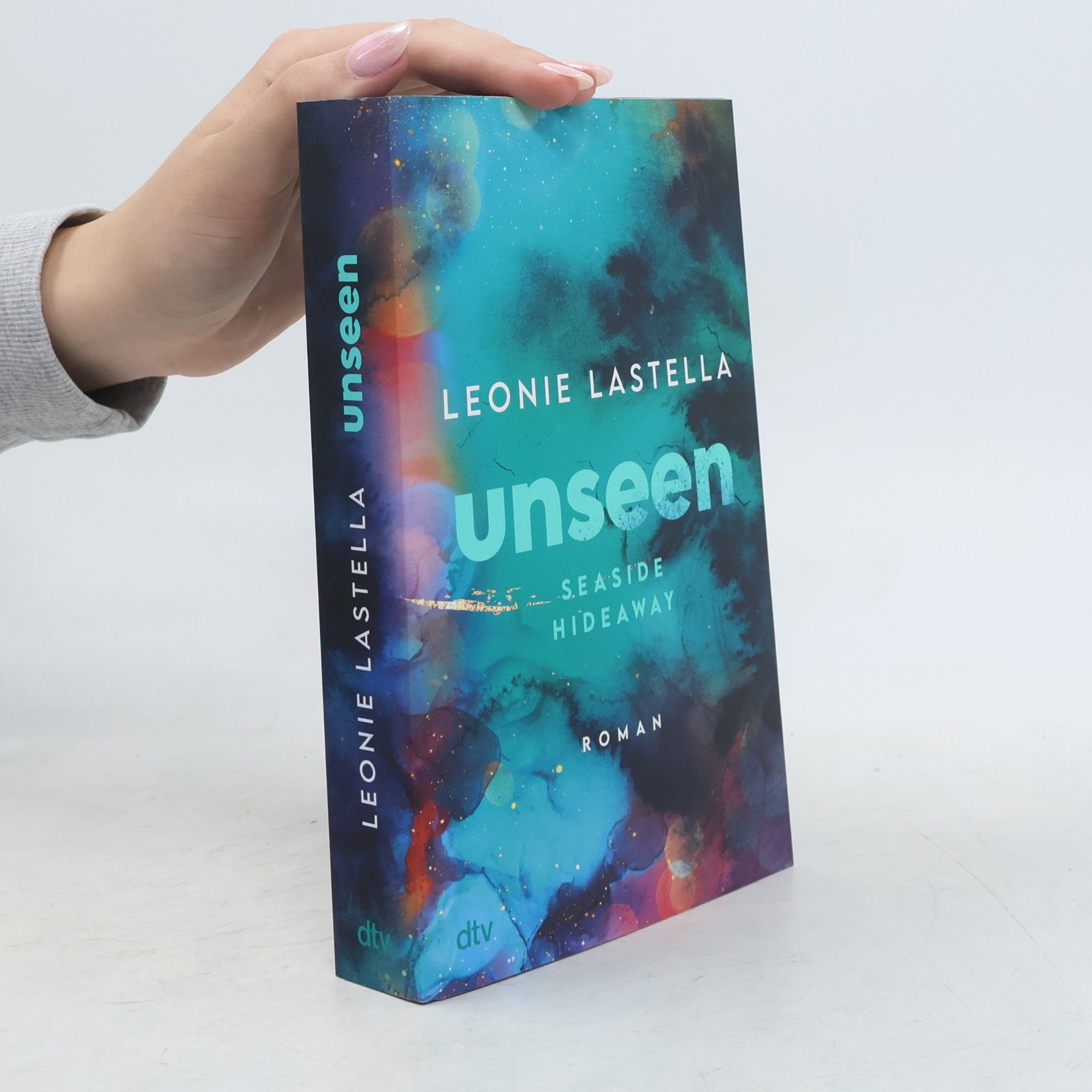 Leonie Lastella Seaside Hideaway – Unseen