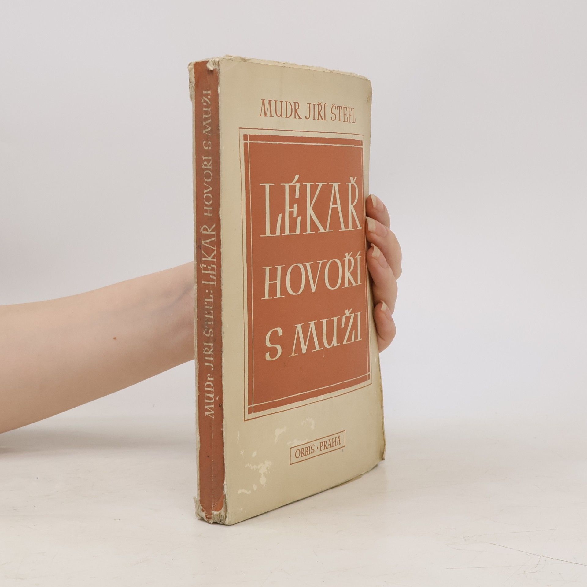 Jiří Štefl Lékař hovoří s muži