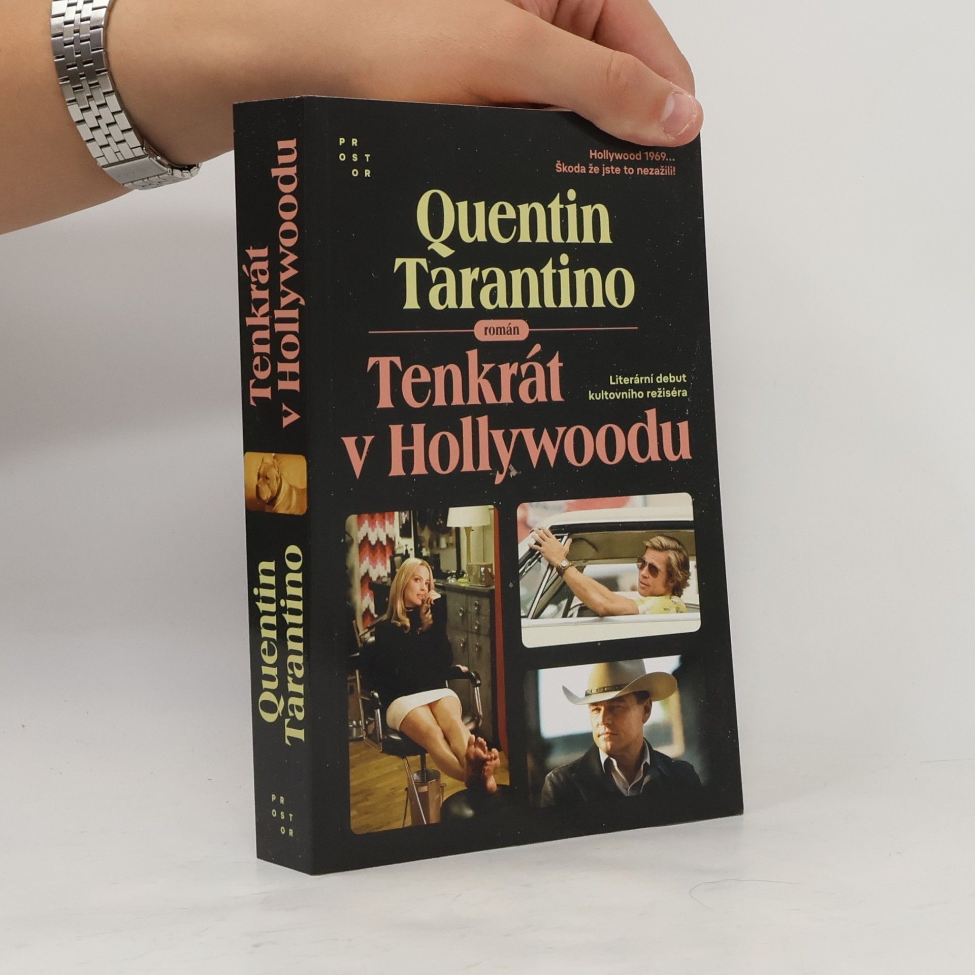 Quentin Tarantino Tenkrát v Hollywoodu : román
