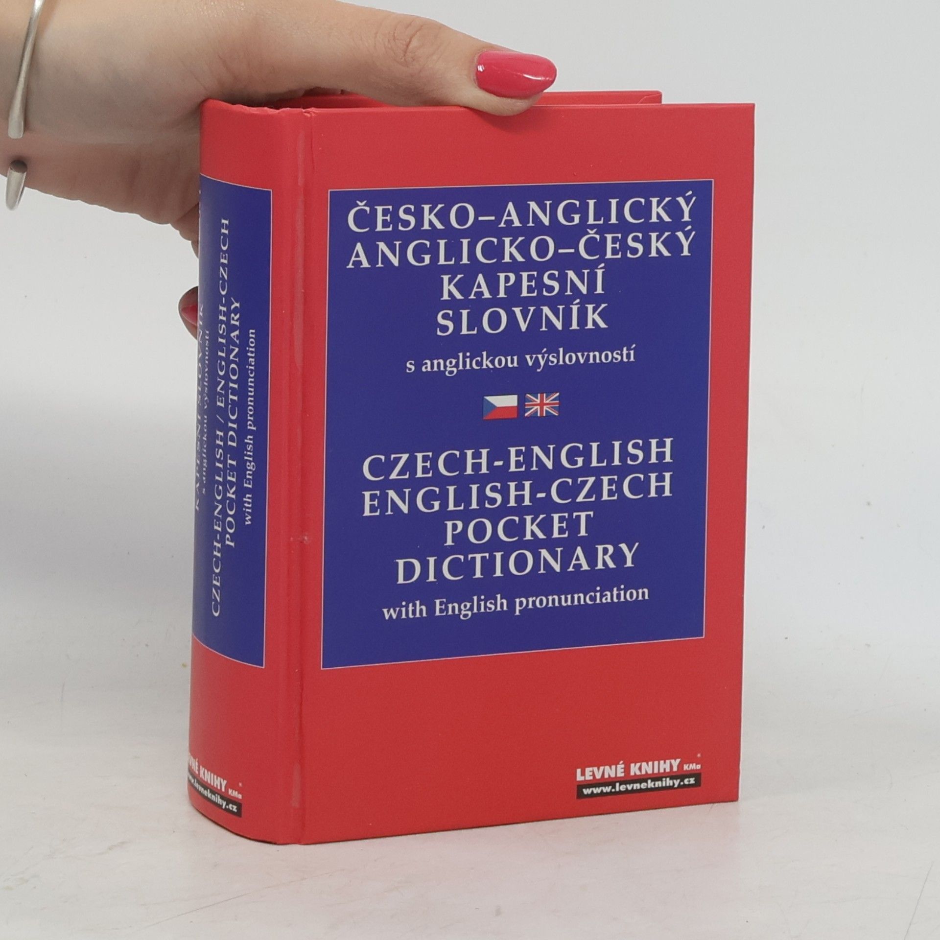 Věra Hegerová Česko-anglický, anglicko-český kapesní slovník s anglickou výslovností