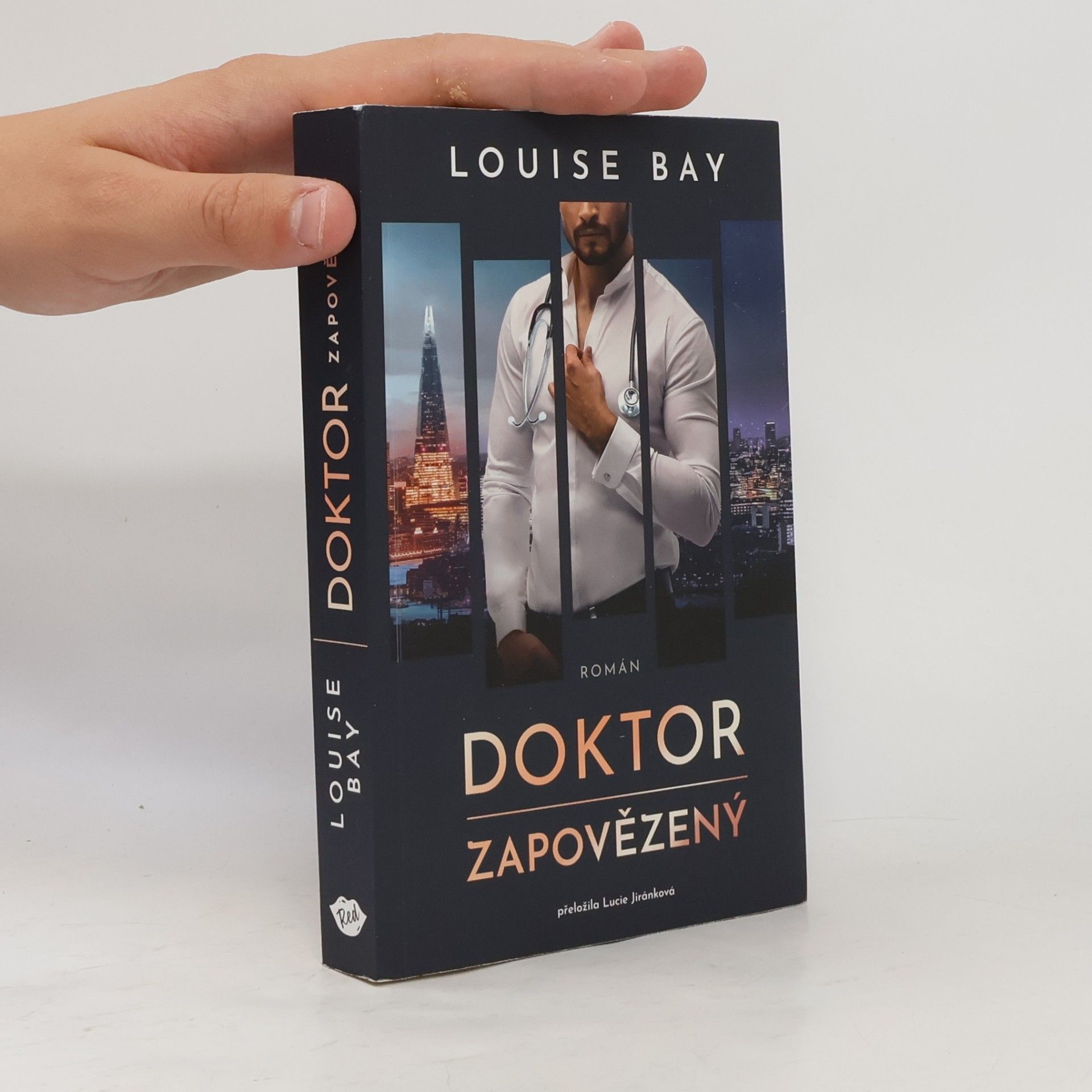 Louise Bay Doktor Zapovězený