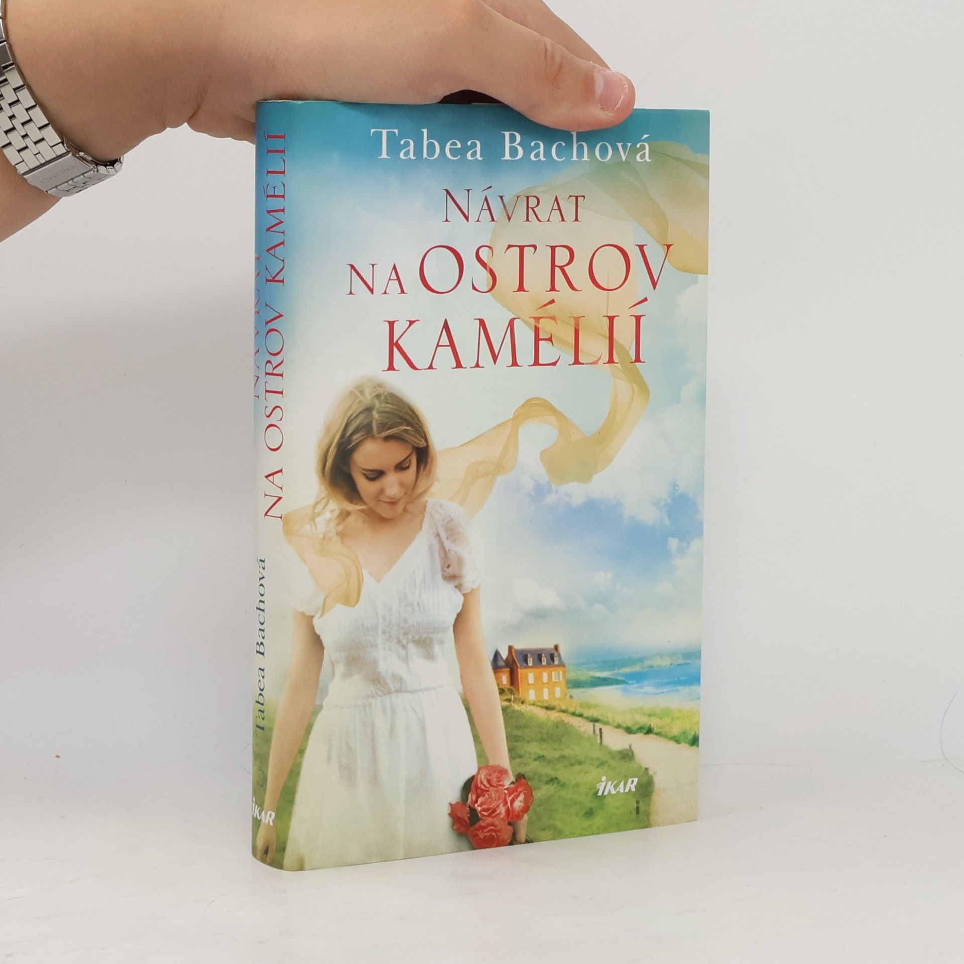 Tabea Bach Návrat na ostrov kamélií