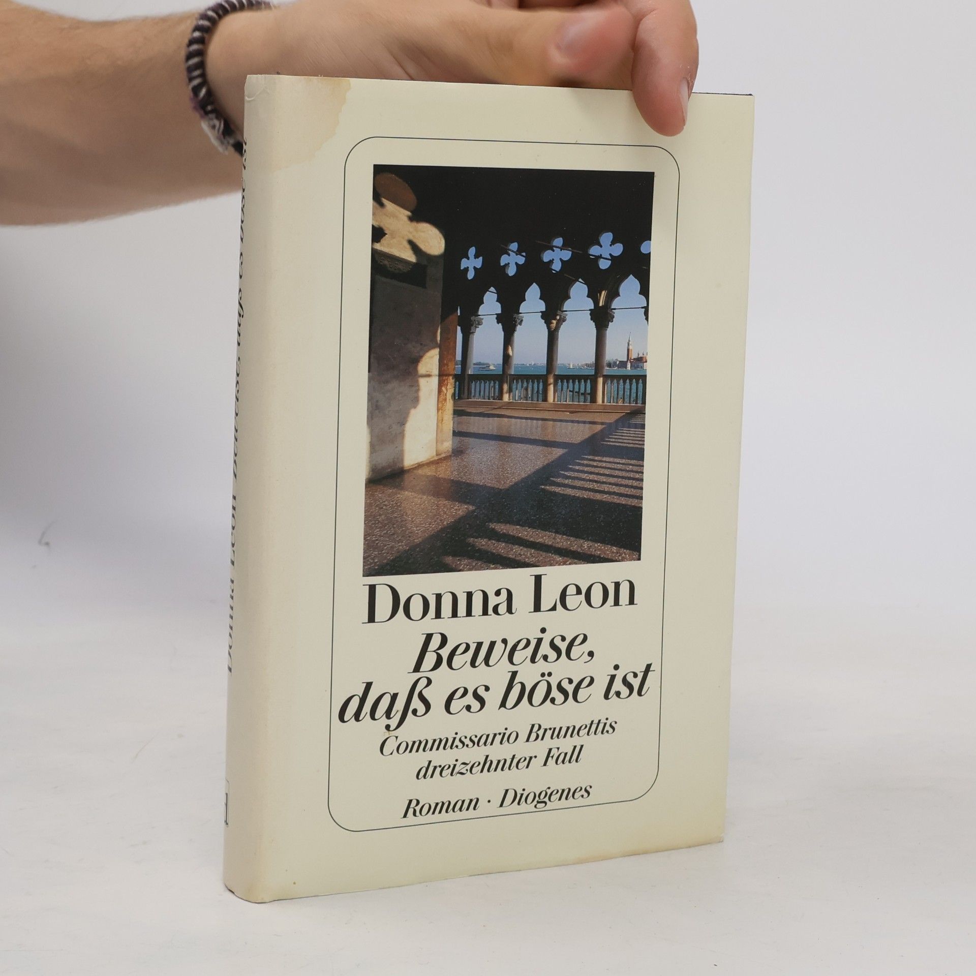 Donna Leon Beweise, daß es böse ist