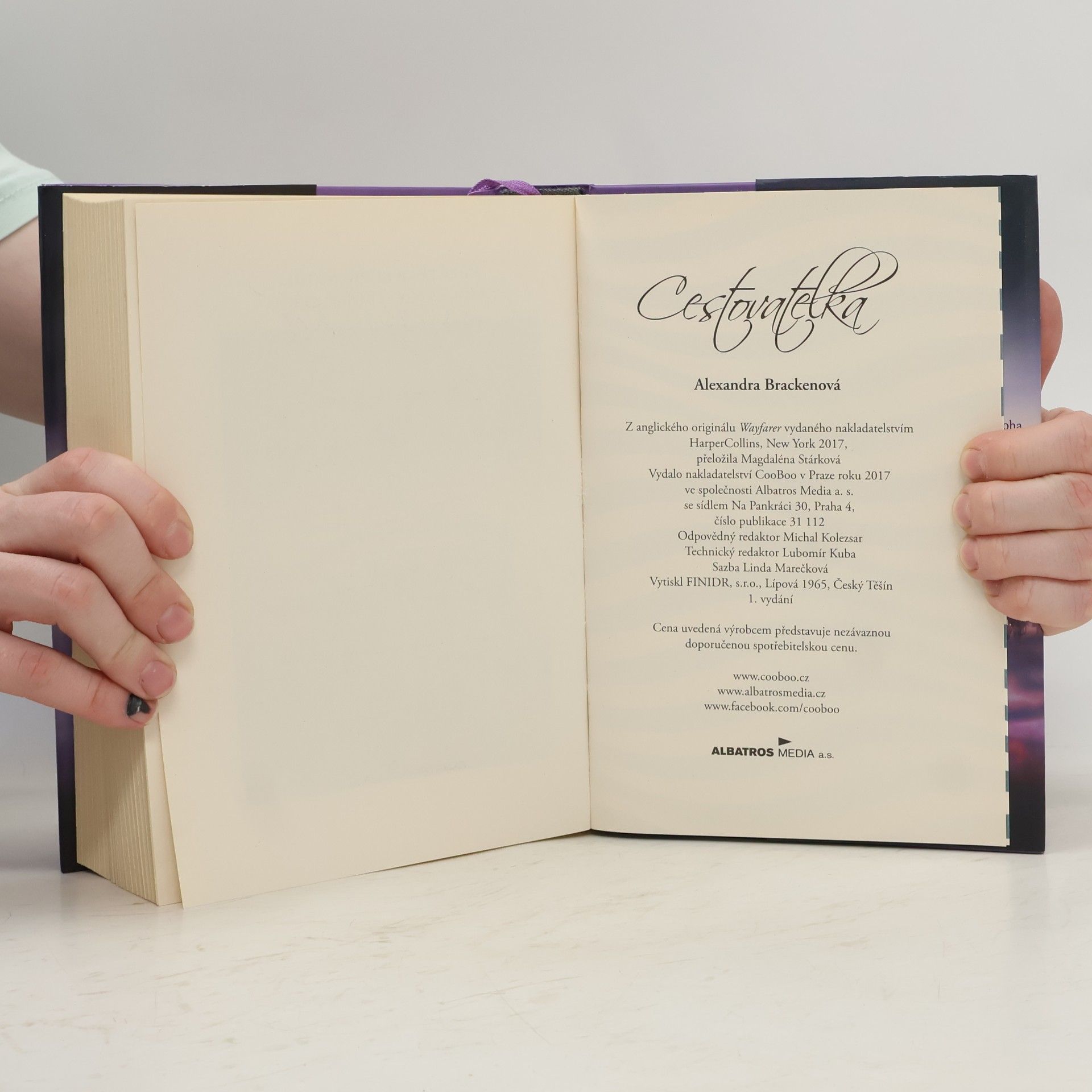 Alexandra Brackenová Cestovatelka