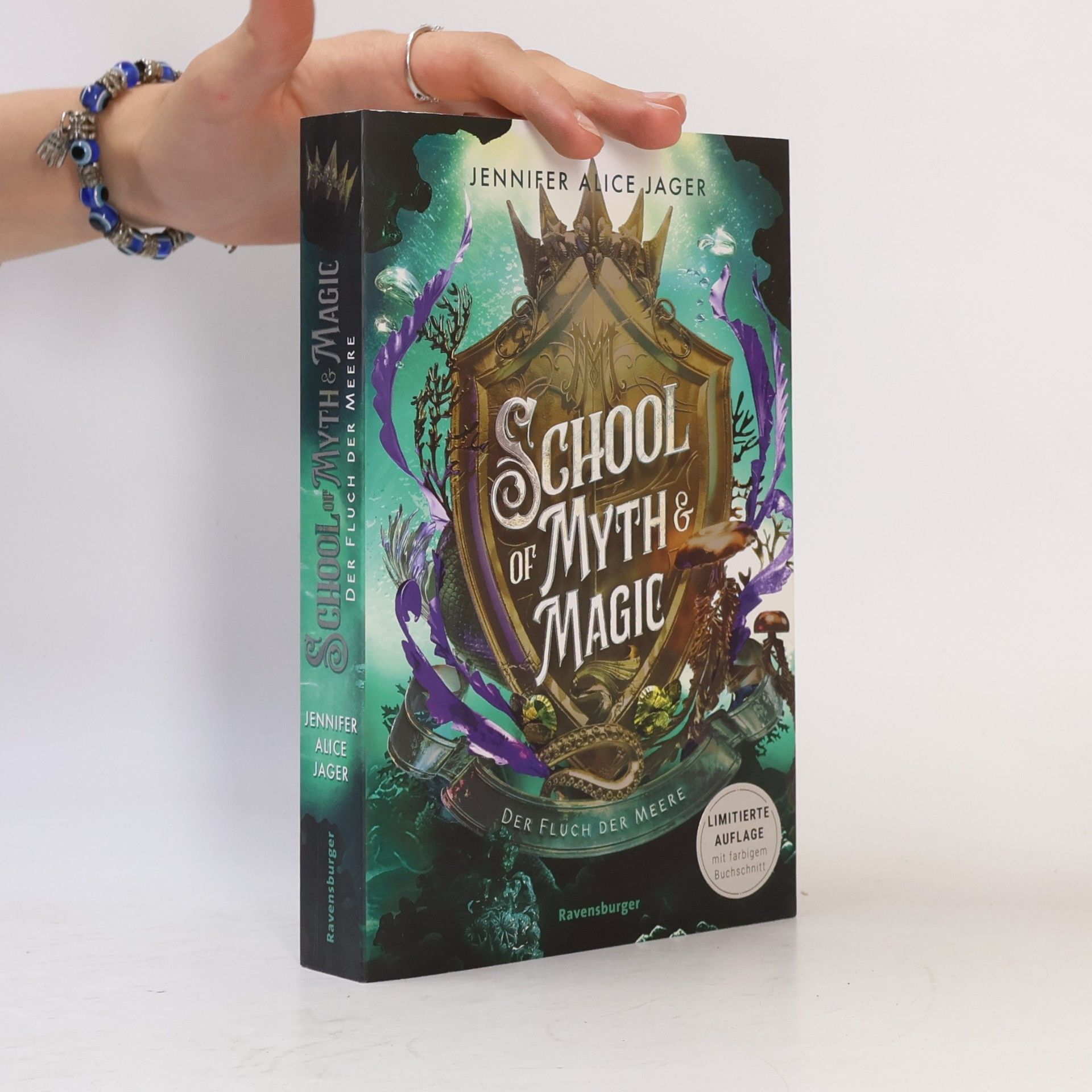 Jennifer Alice Jager School of Myth & Magic, Band 2: Der Fluch der Meere (Limitierte Auflage mit Farbschnitt)