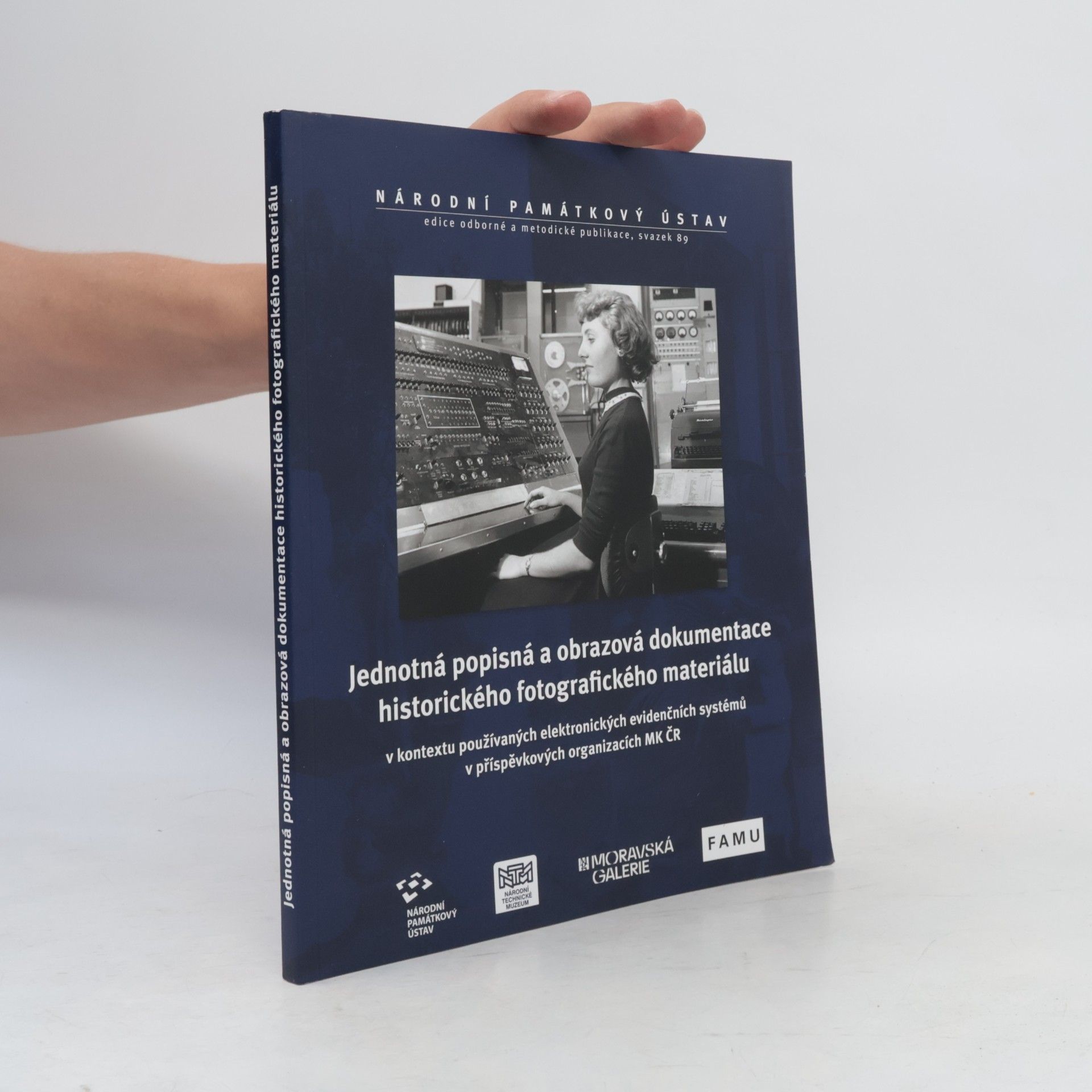 Alena Černá Jednotná popisná a obrazová dokumentace historického fotografického materiálu