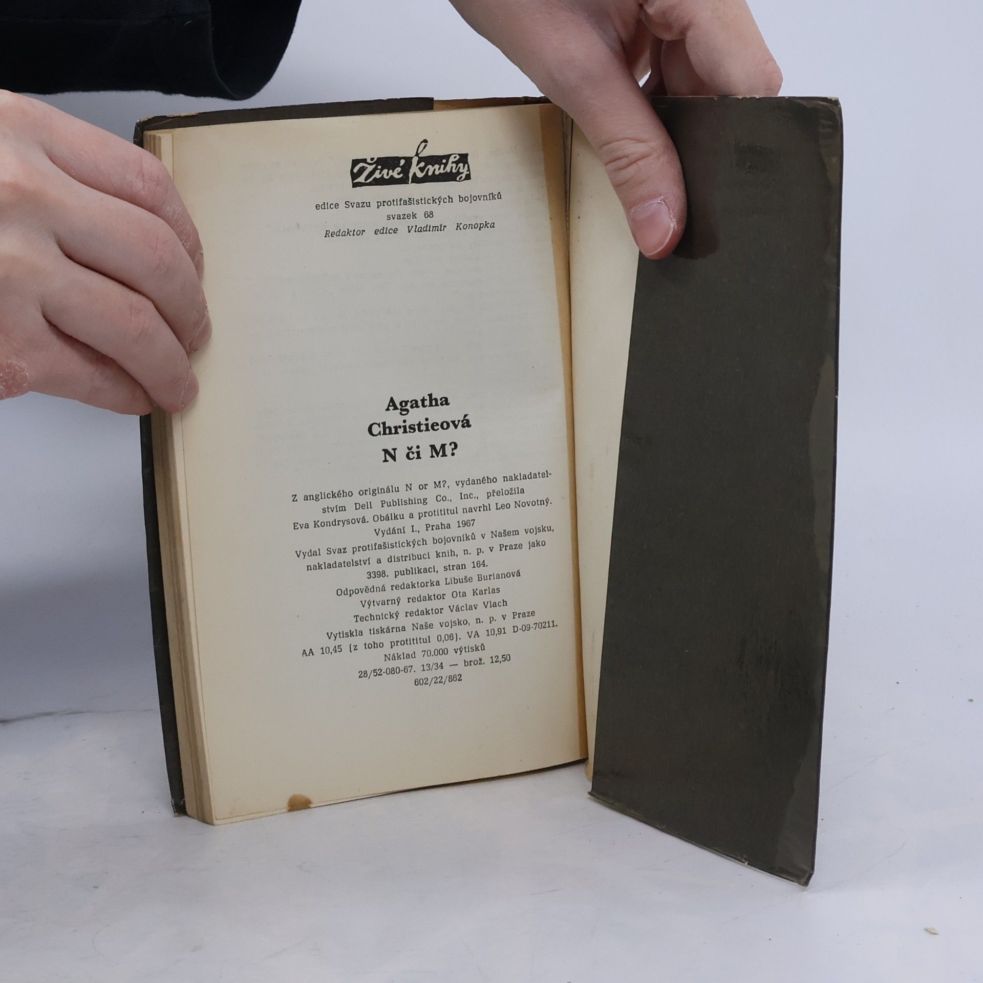 Agatha Christie N či M?