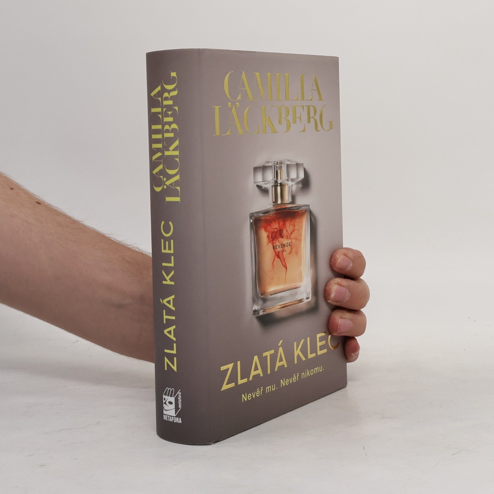 Camilla Läckberg Zlatá klec